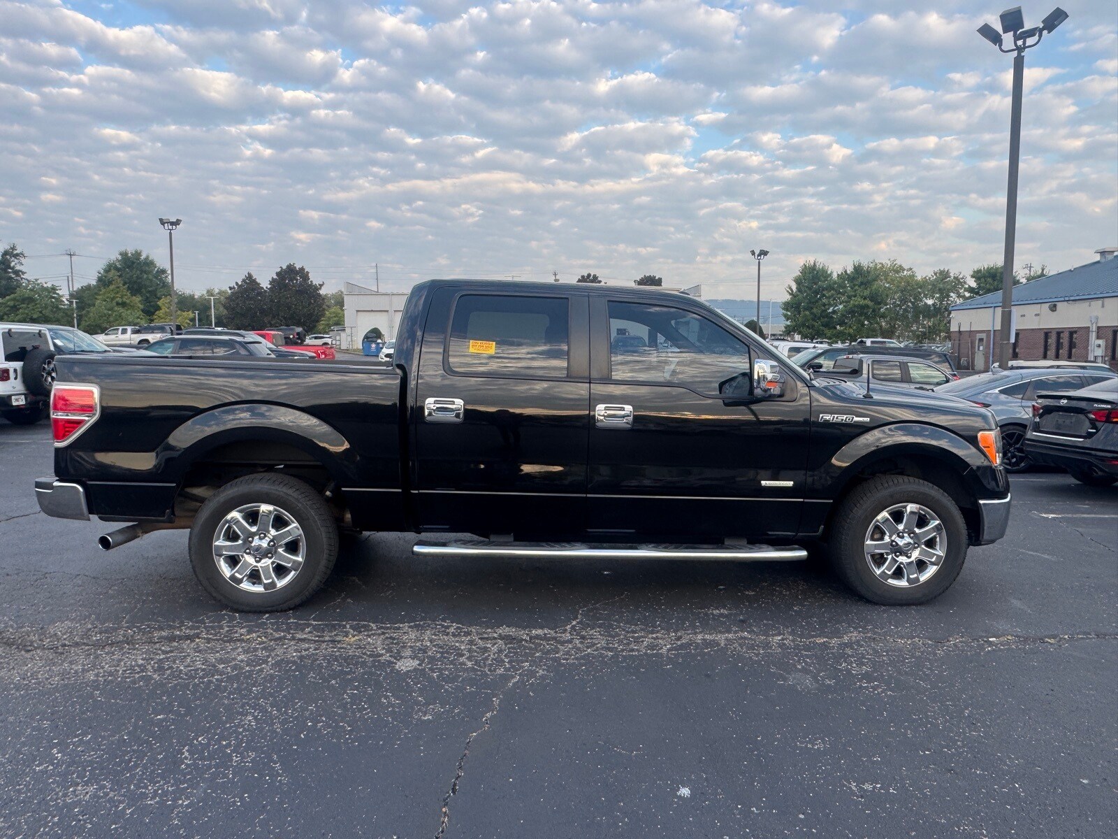 2013 Ford F-150 XLT photo 2