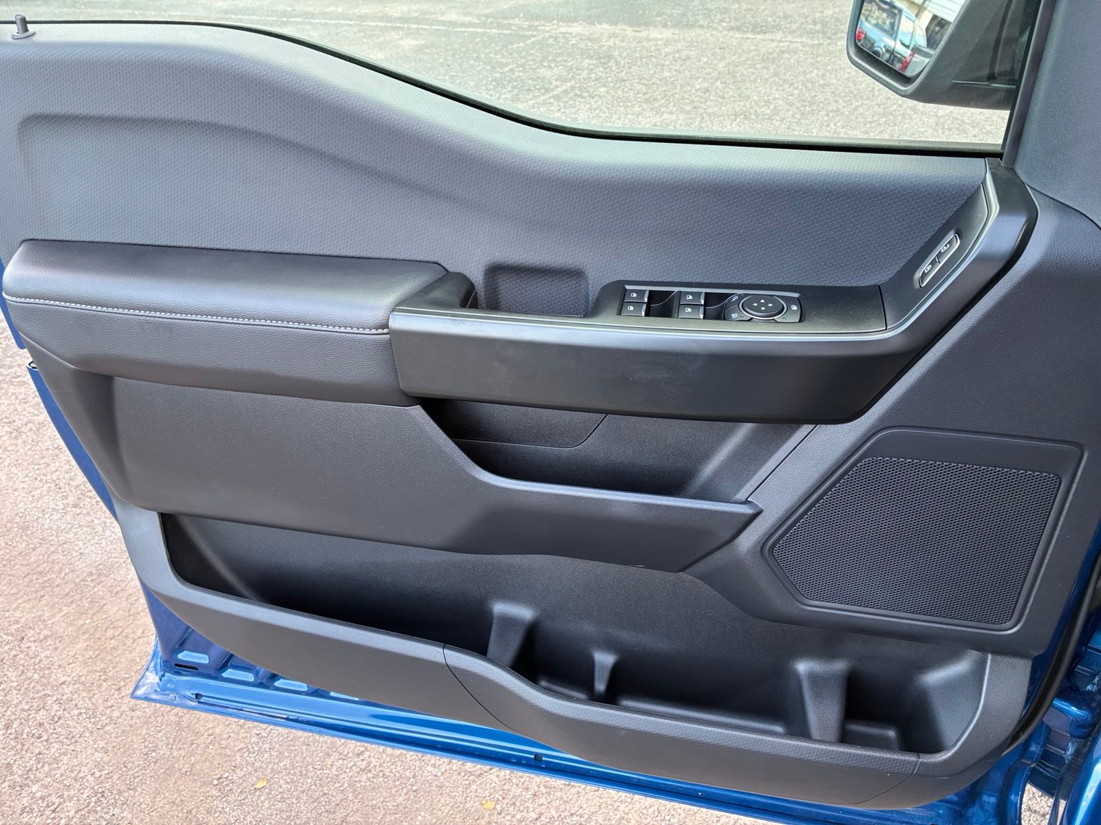 2025 Ford F-150 STX - Photo 11
