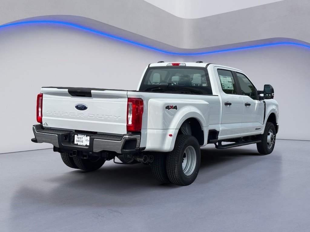 New 2026 Ford F-350 XL DRW Truck Crew Cab