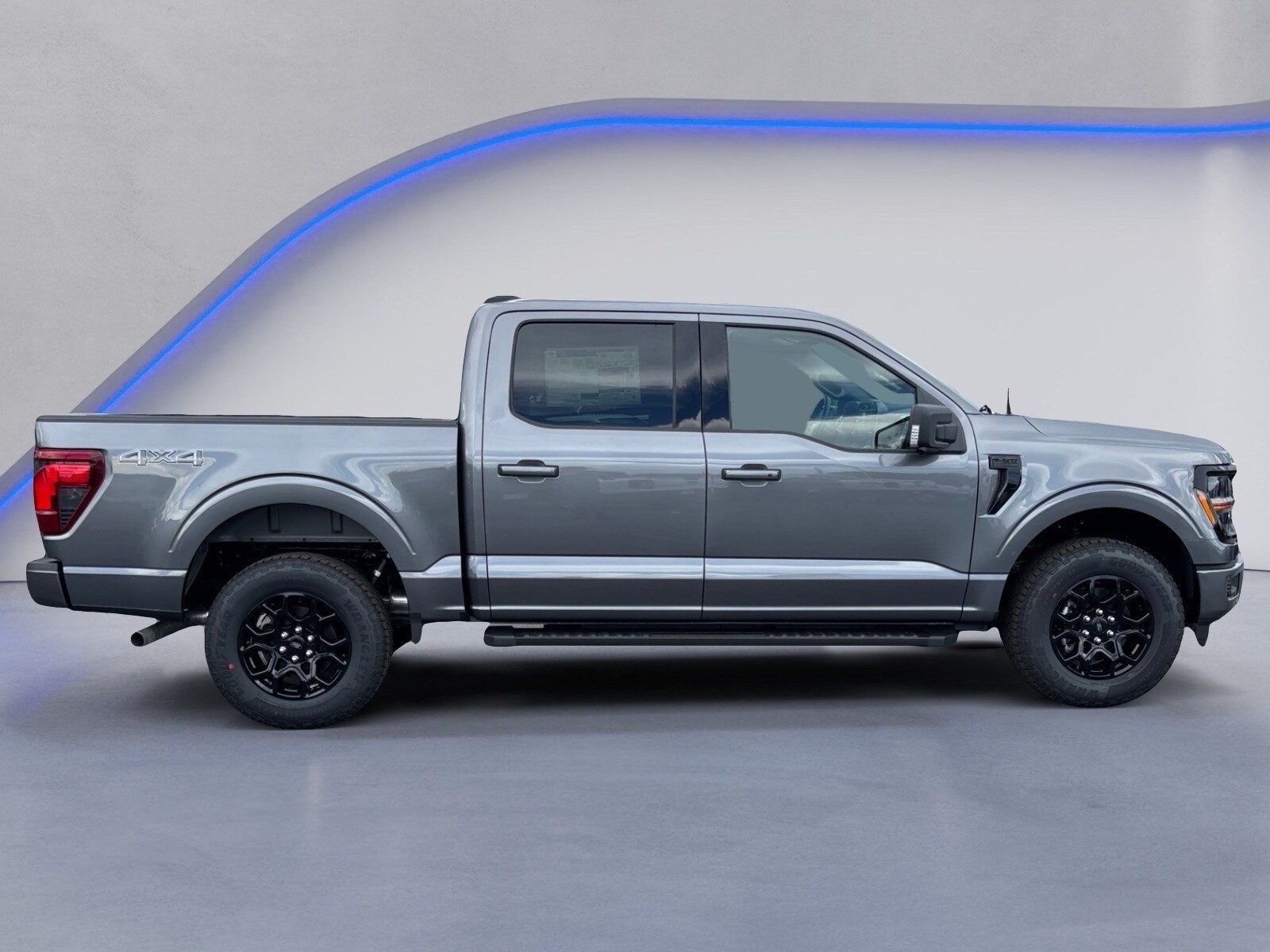 2025 Ford F-150 XLT photo 3