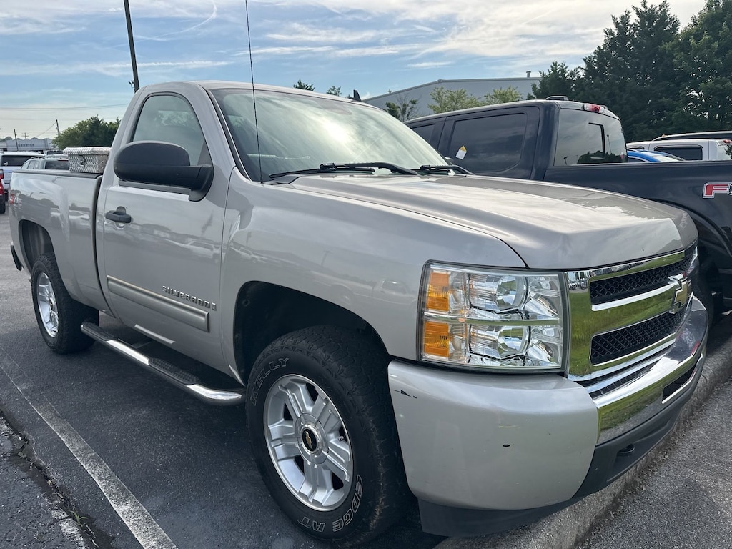 Used 2009 Chevrolet Silverado 1500 LT Truck