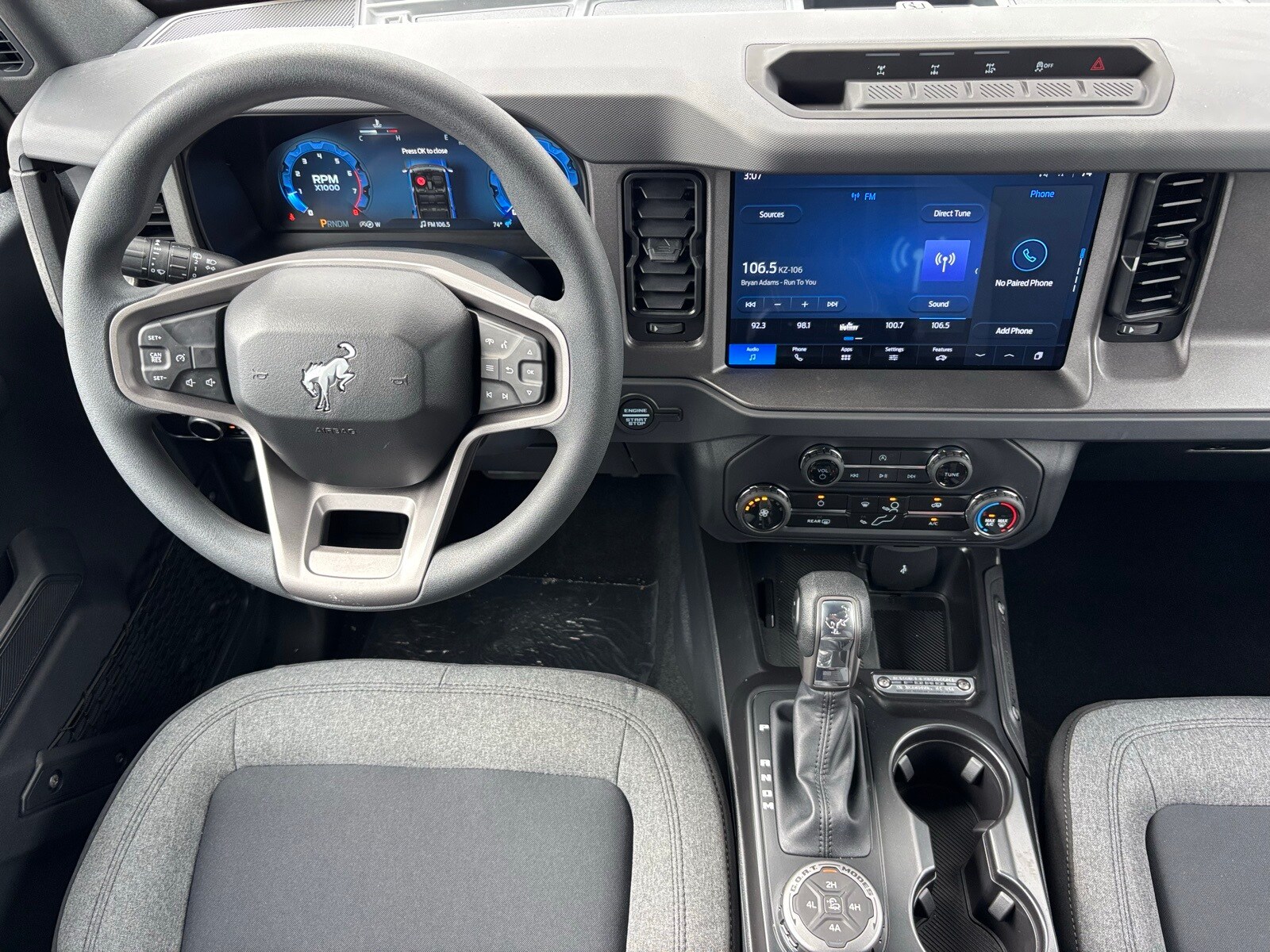 2025 Ford Bronco Base photo 3