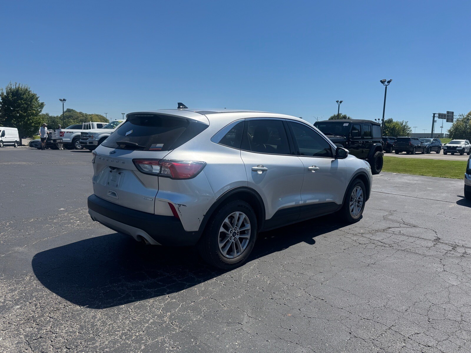 2020 Ford Escape SE photo 3