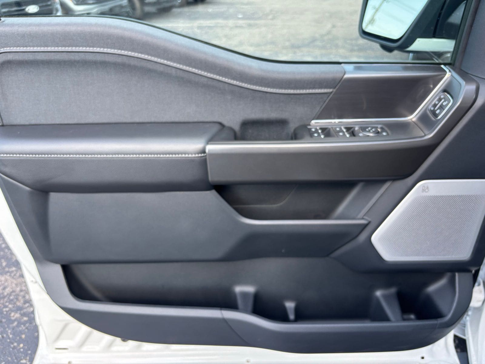 2025 Ford F-150 Lariat - Photo 10