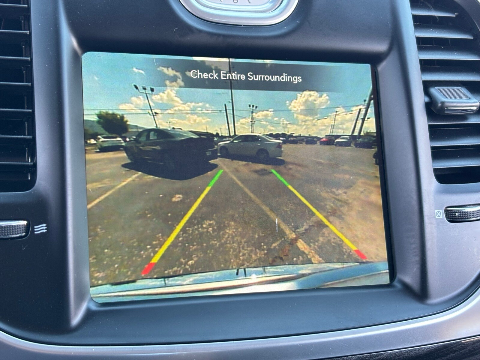 2020 Chrysler 300 Touring photo 4
