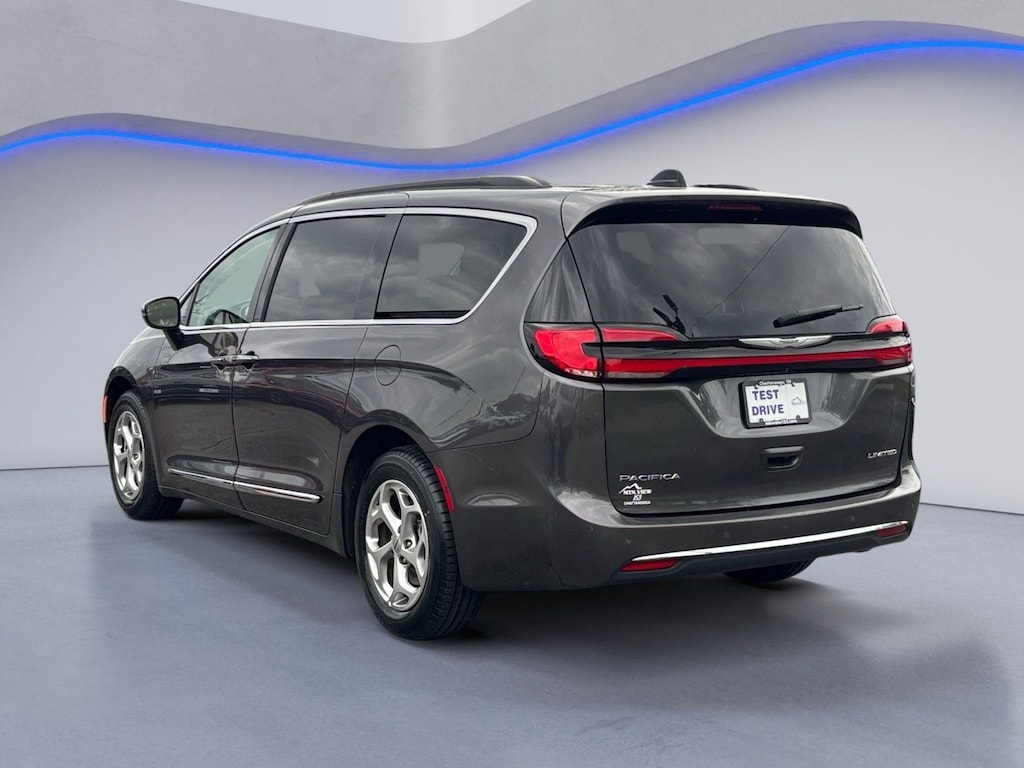 Certified 2023 Chrysler Pacifica Limited Minivan/Van