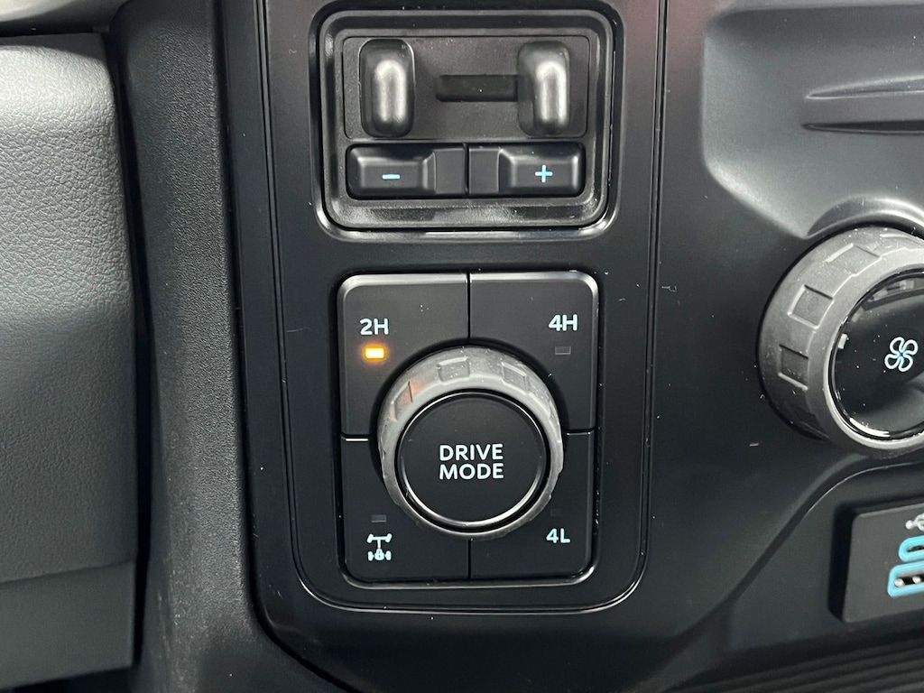 New 2026 Ford F-250 XLT Truck Crew Cab