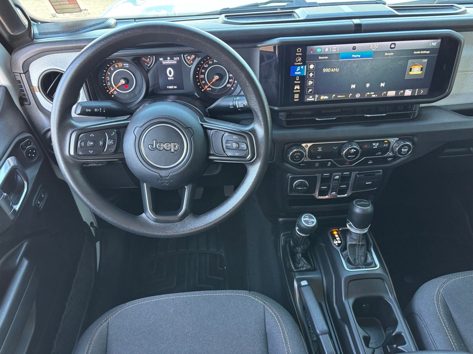 2024 Jeep Gladiator Sport photo 2