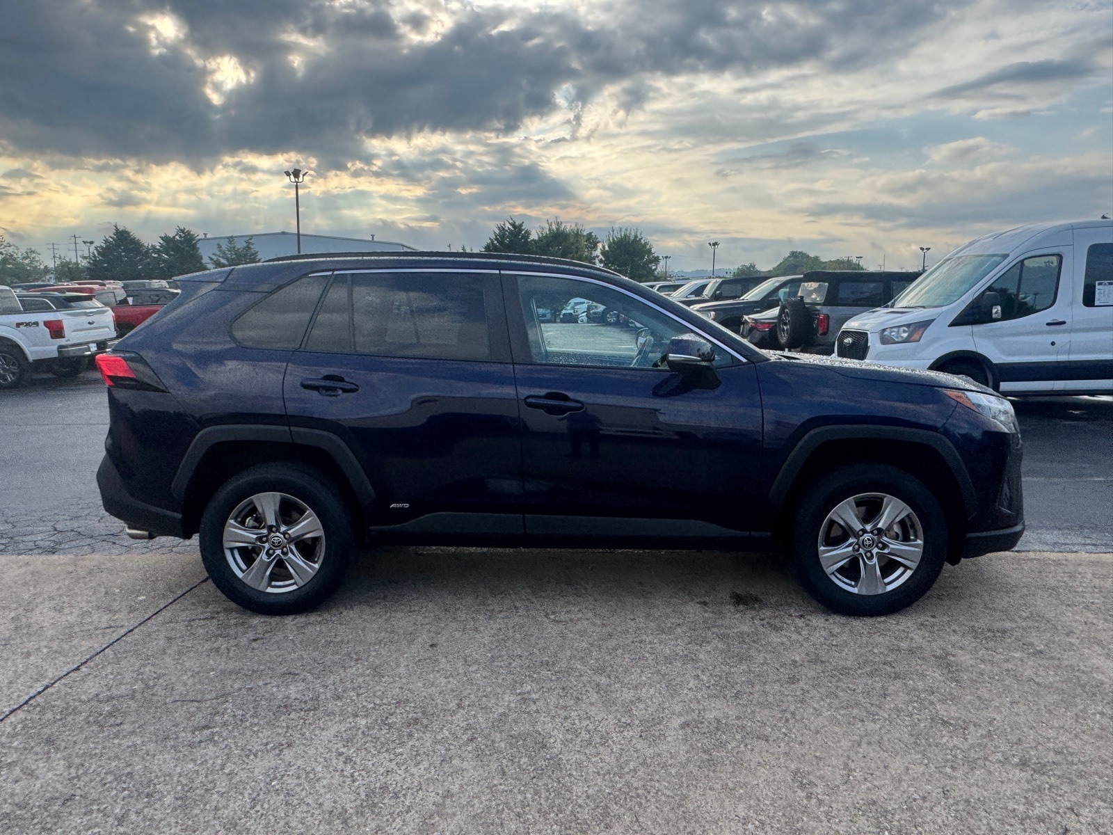 Used 2022 Toyota RAV4 XLE with VIN 4T3RWRFV6NU069288 for sale in Northfield, Minnesota