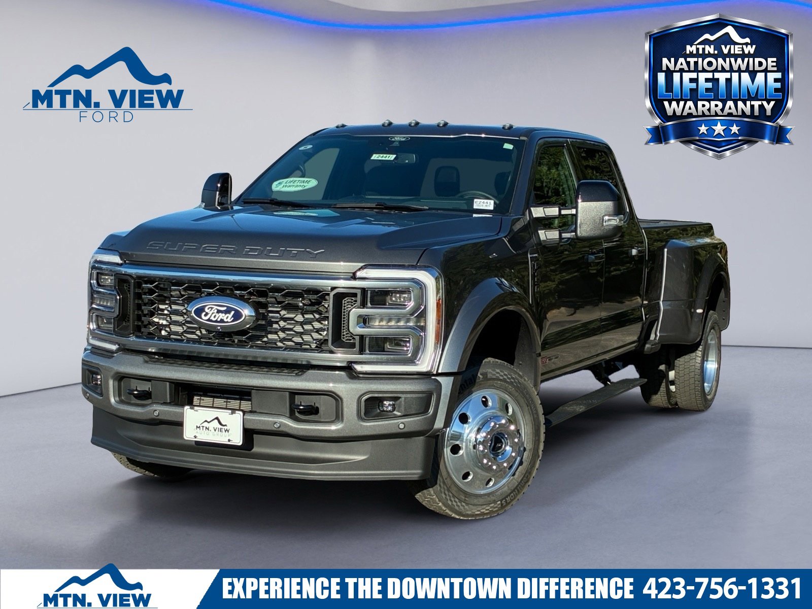 2027 Ford F-450 Platinum DRW Truck  Crew Cab