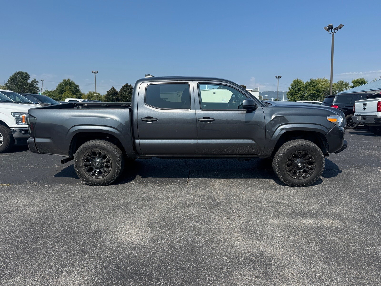 2021 Toyota Tacoma SR V6 photo 2