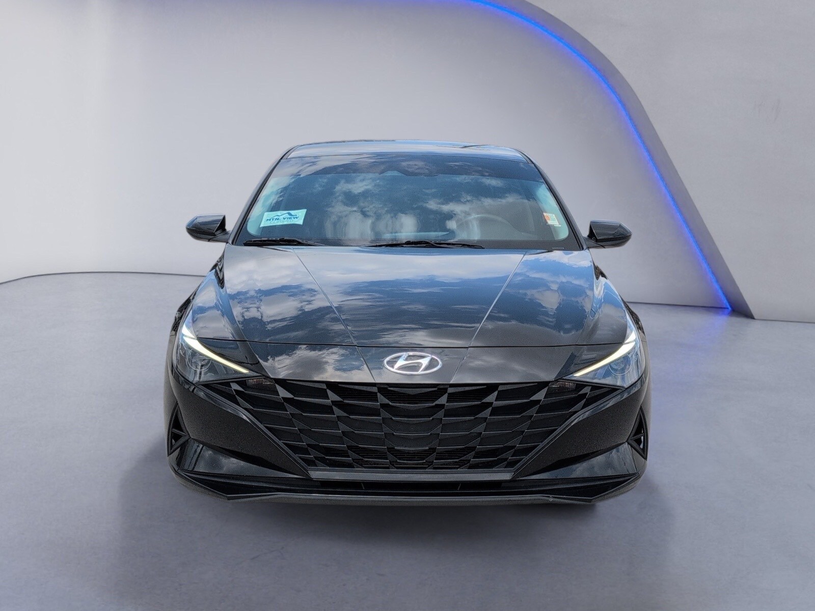 2023 Hyundai Elantra SEL photo 3