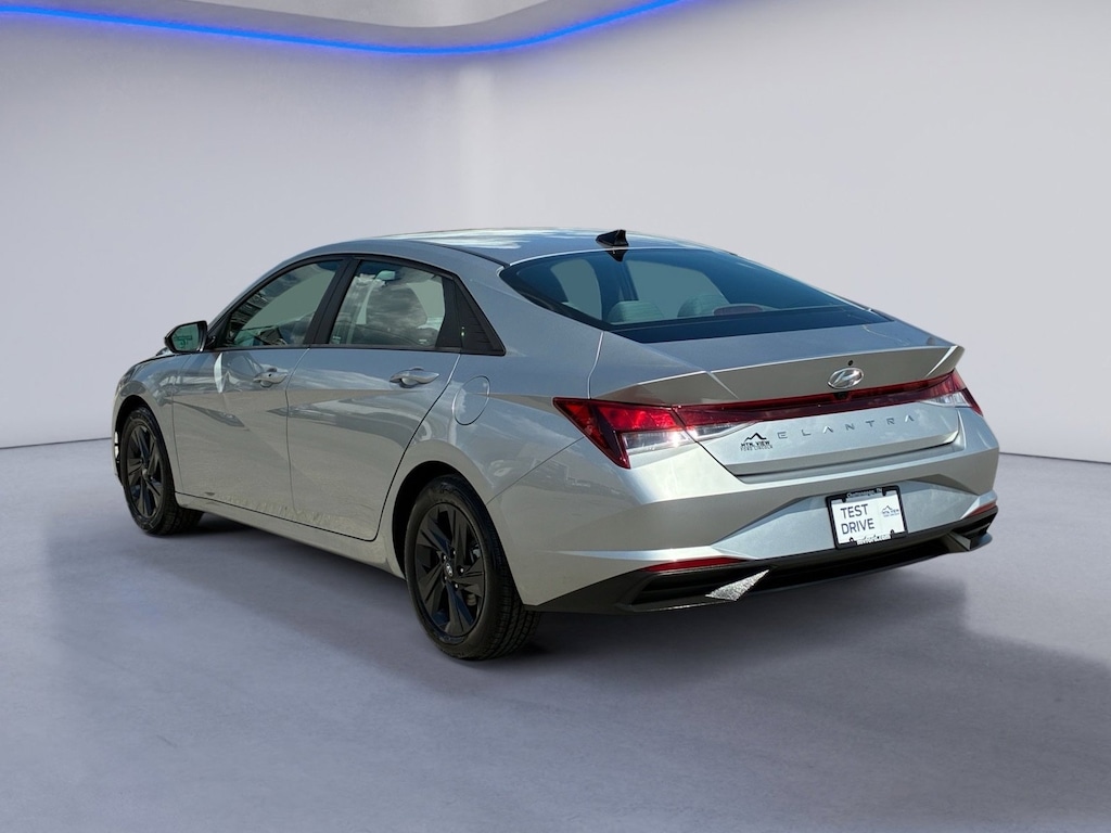 Certified 2022 Hyundai Elantra SEL Sedan
