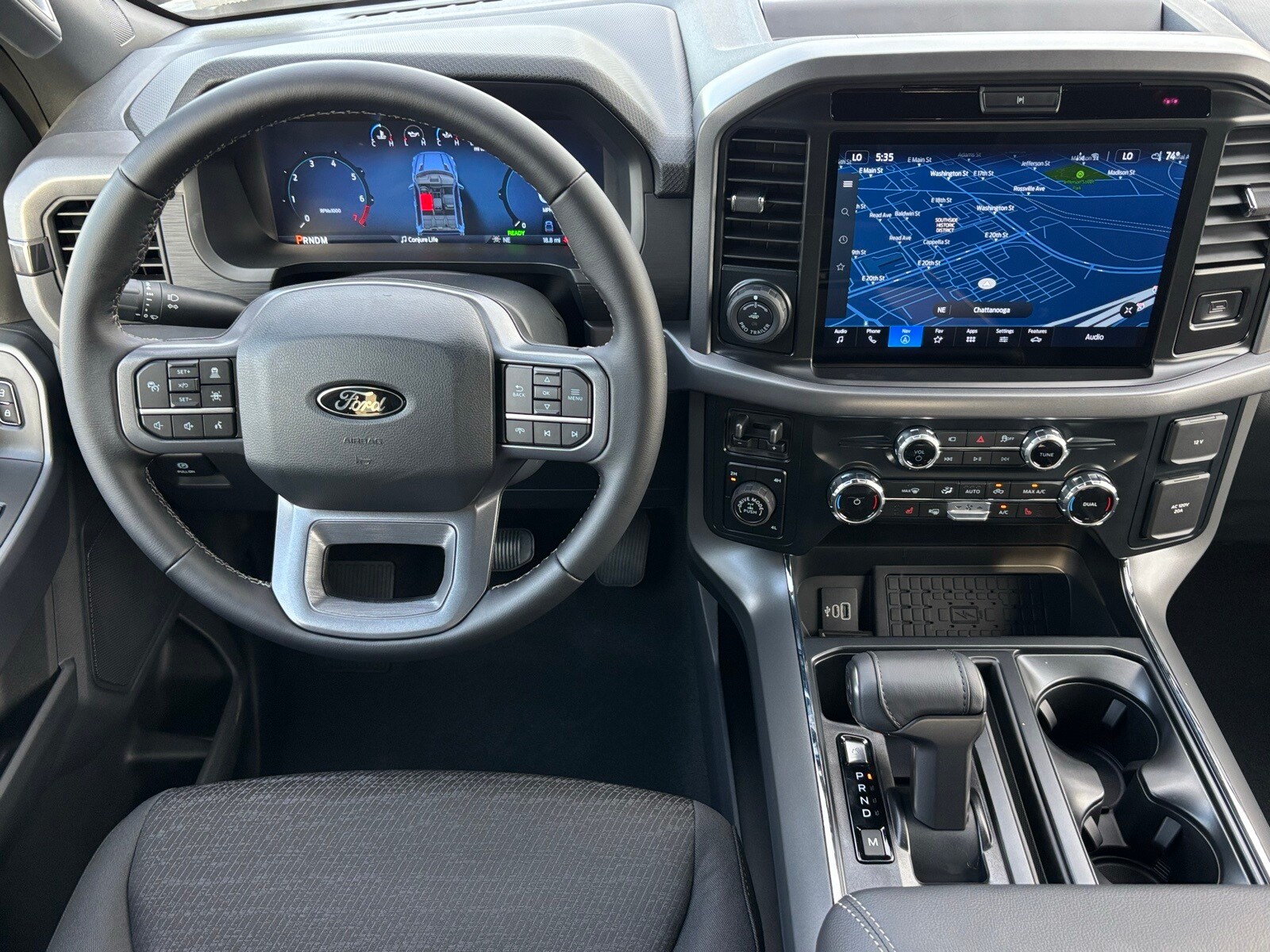 2025 Ford F-150 XLT photo 3