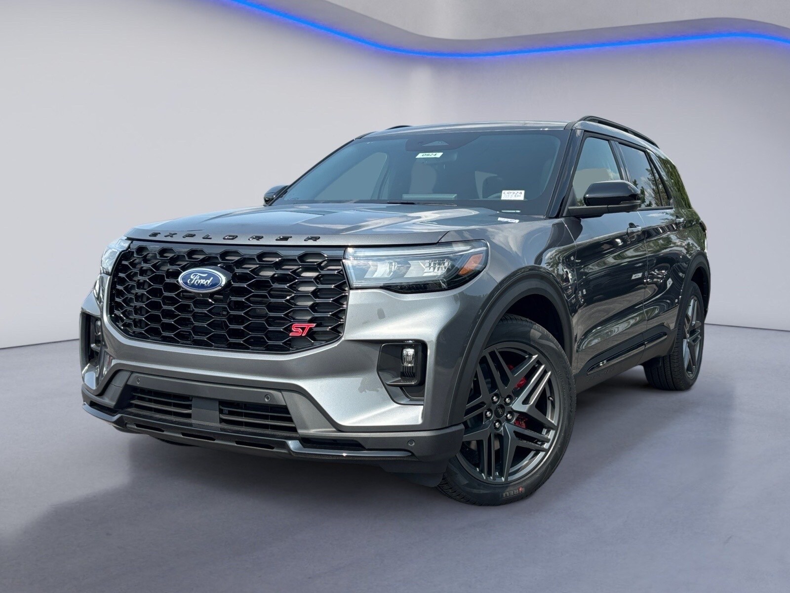 2025 Ford Explorer ST photo 2