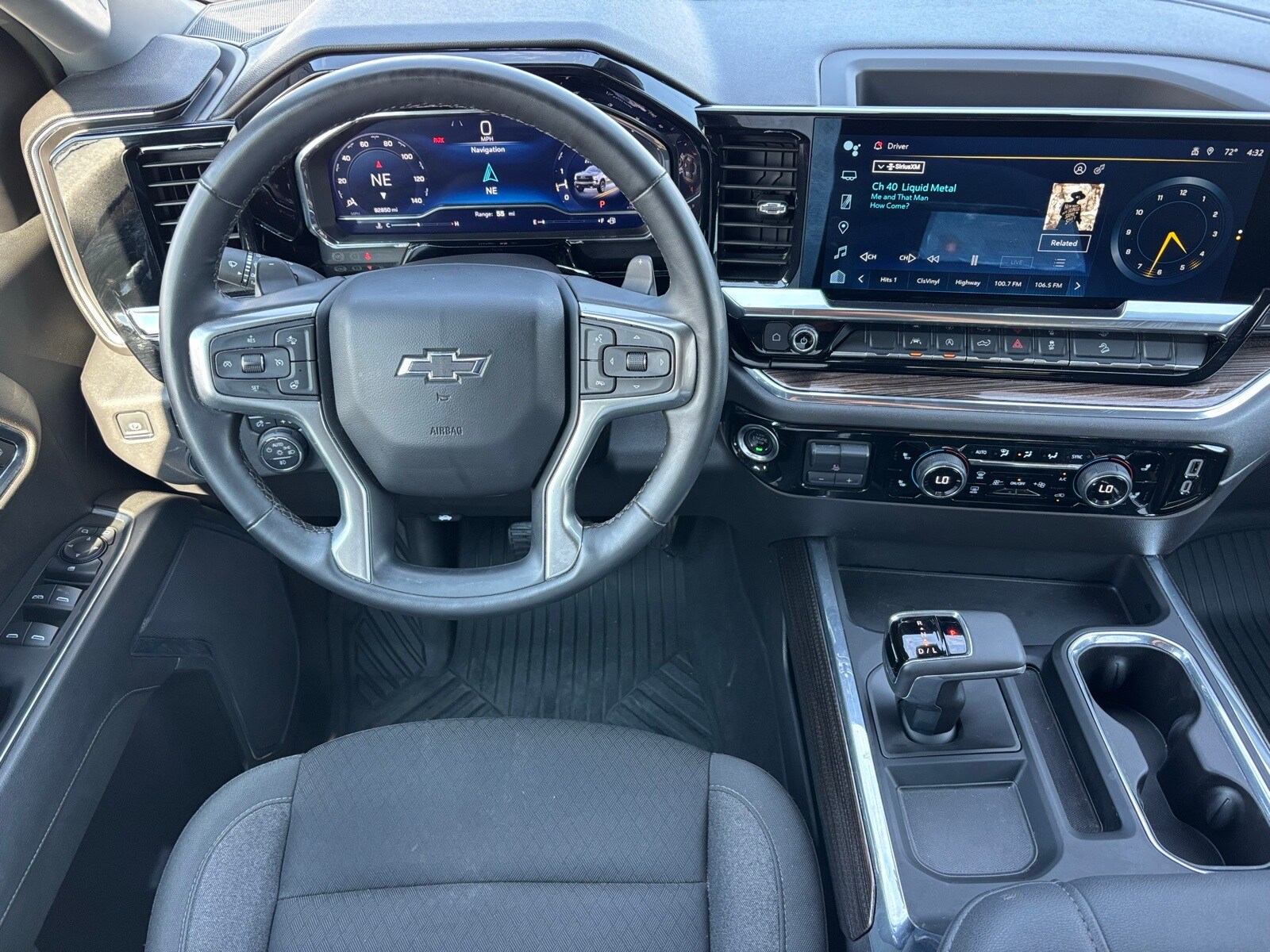 2024 Chevrolet Silverado 1500 LT Trail Boss photo 3