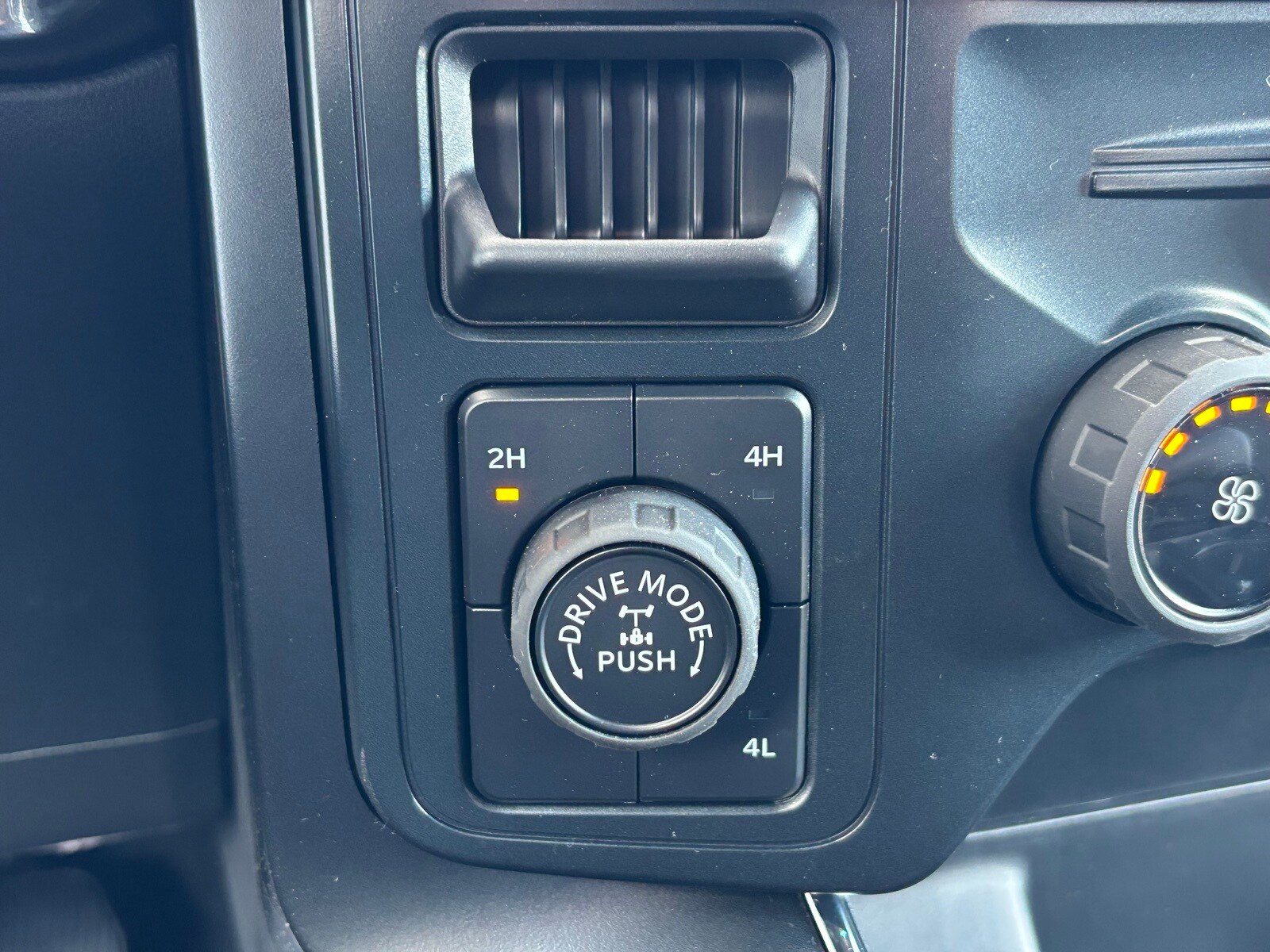 2025 Ford F-150 STX photo 4
