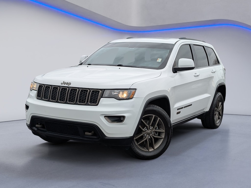 Used 2016 Jeep Grand Cherokee Laredo SUV