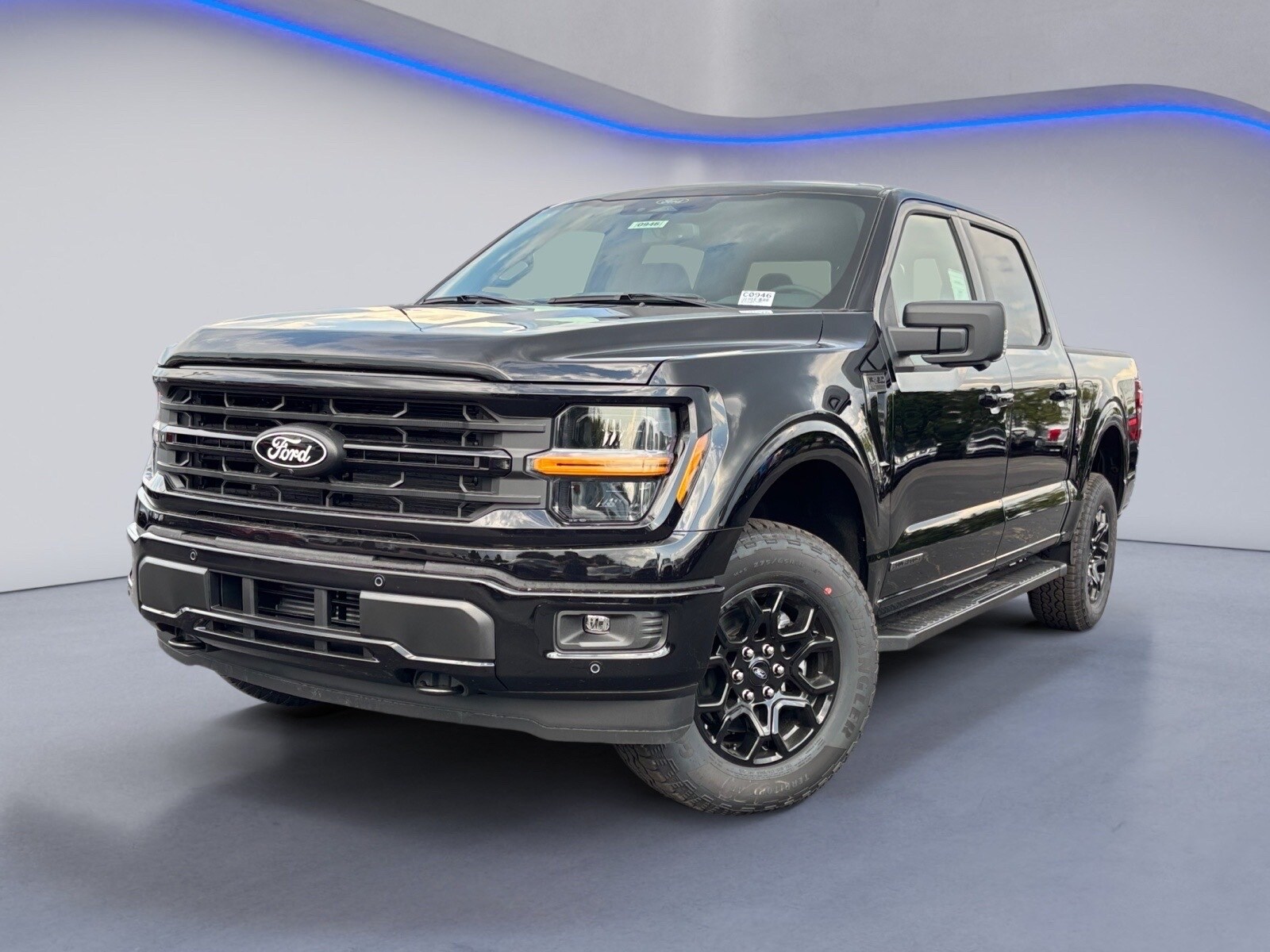 2025 Ford F-150 XLT photo 2