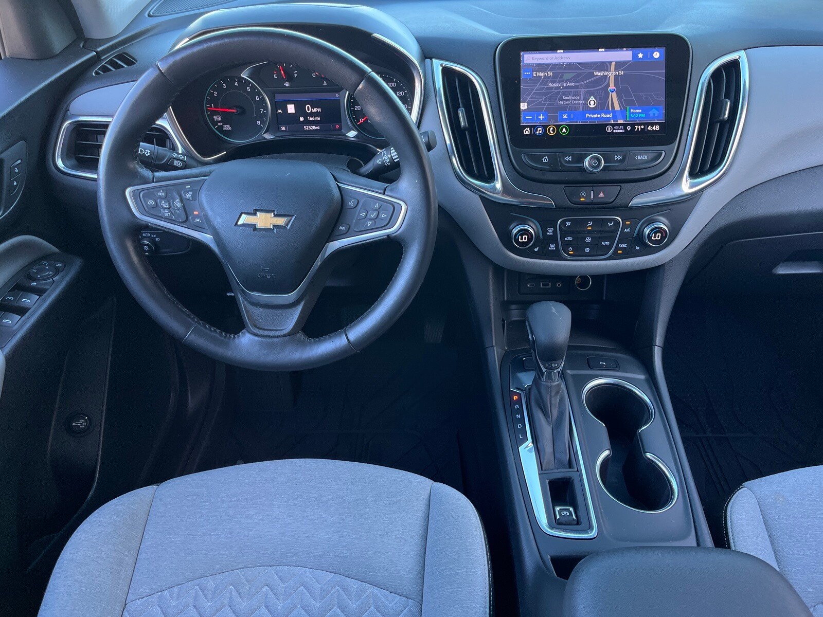 2022 Chevrolet Equinox LT photo 2