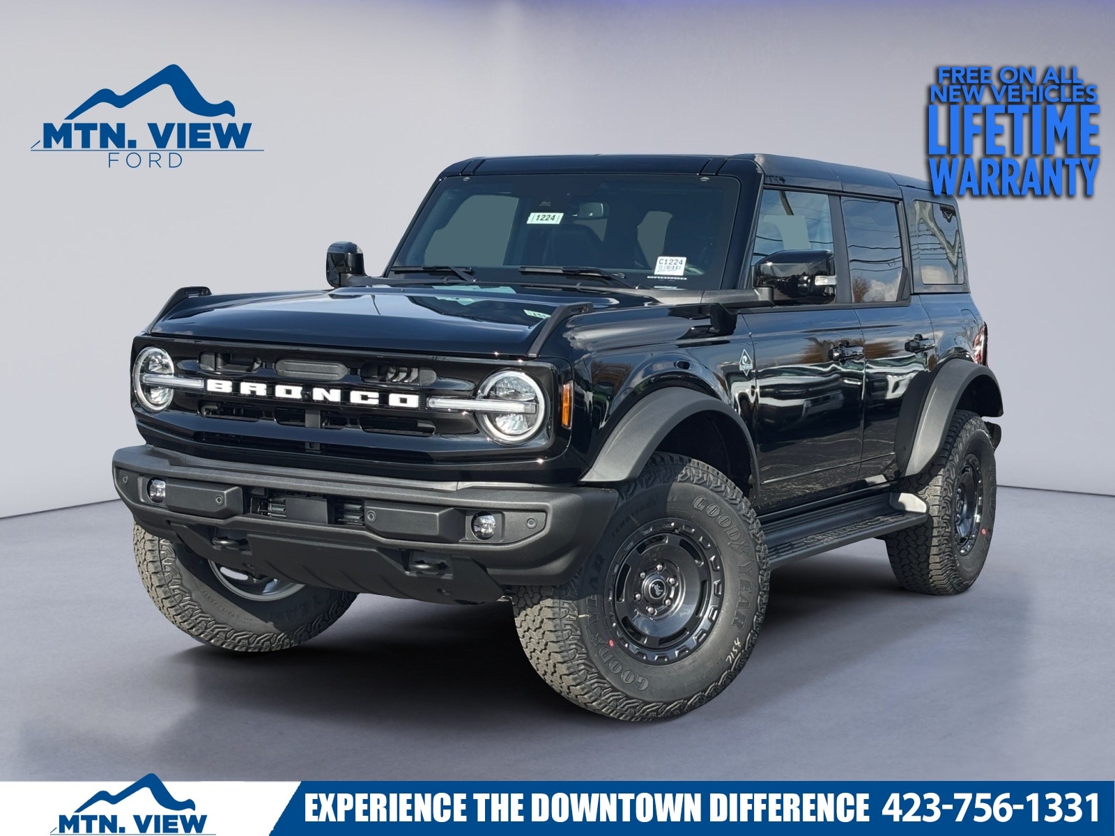 2025 Ford Bronco 4-Door Outer Banks's photo