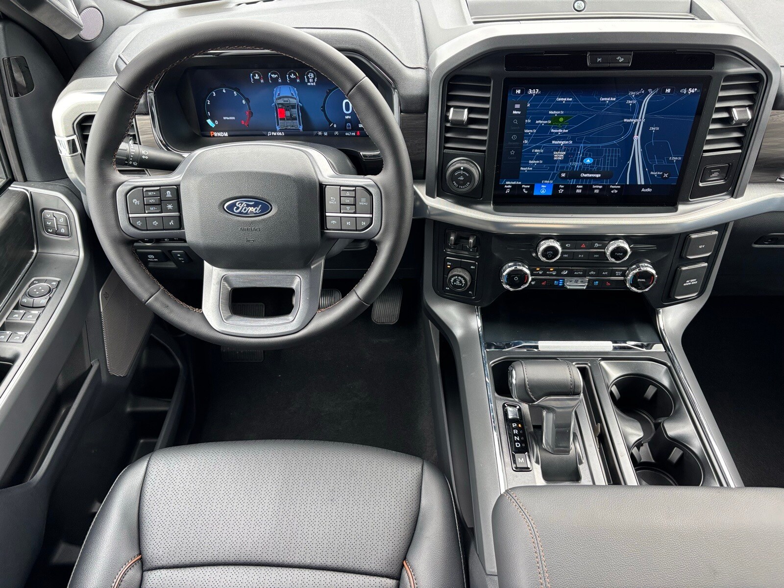 2025 Ford F-150 Lariat photo 3