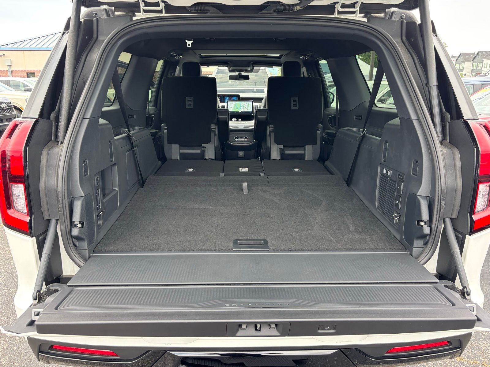 2025 Ford Expedition MAX Platinum - Photo 16