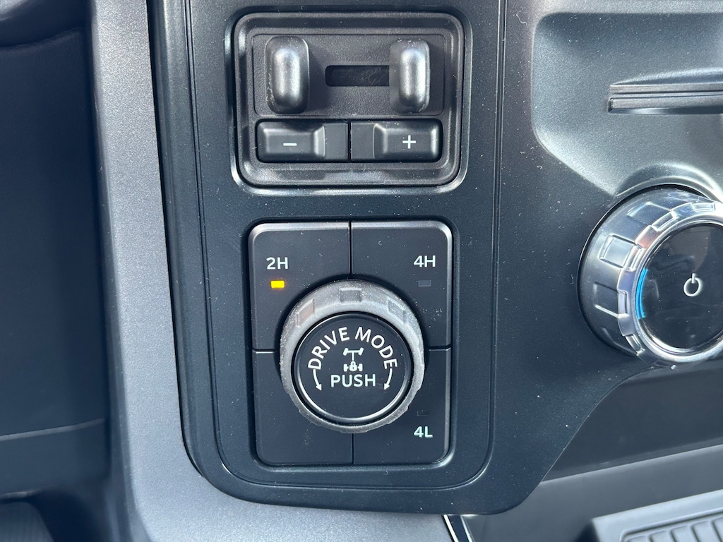 New 2025 Ford F-150 XLT Truck  SuperCrew