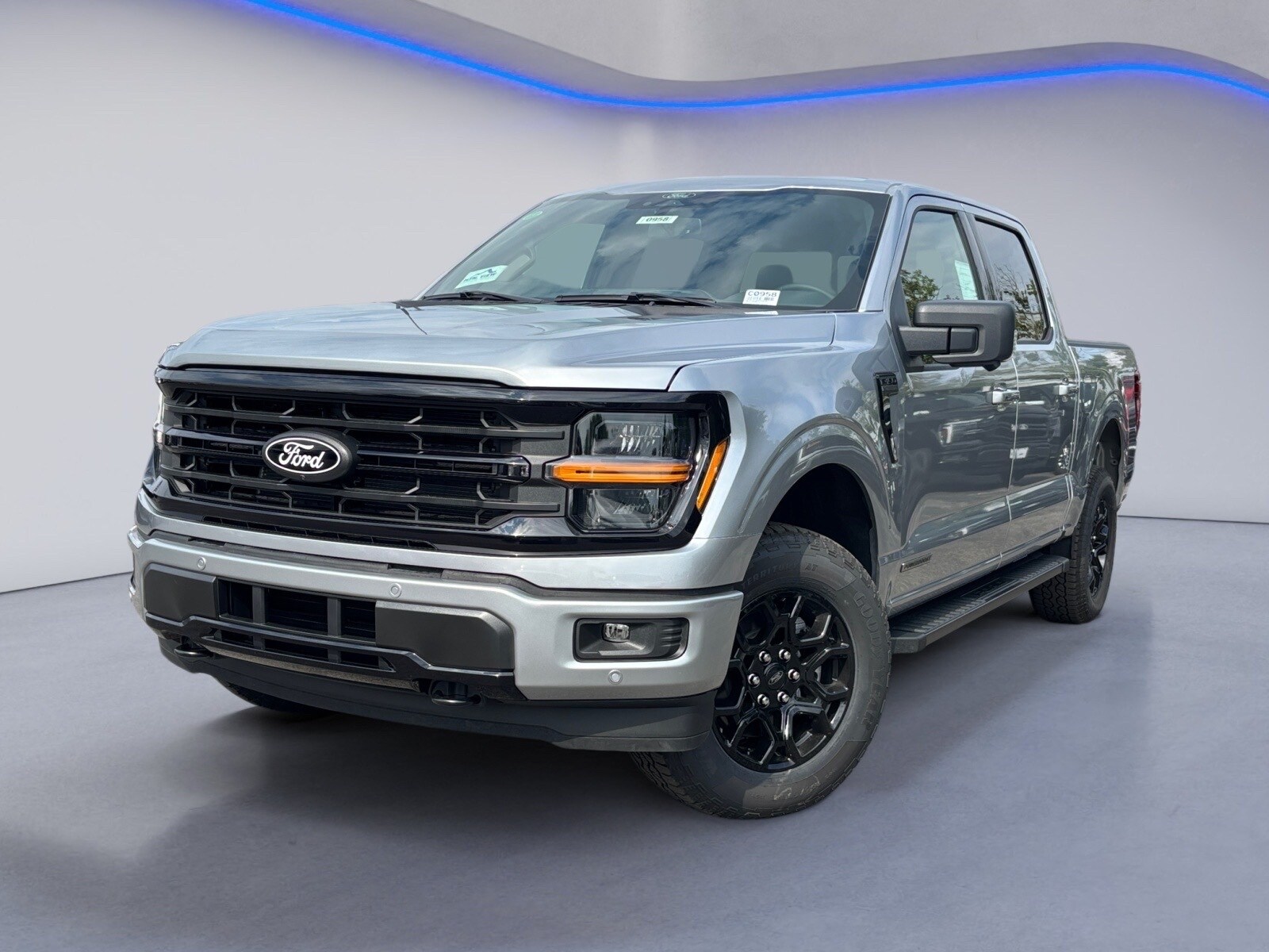 2025 Ford F-150 XLT photo 2