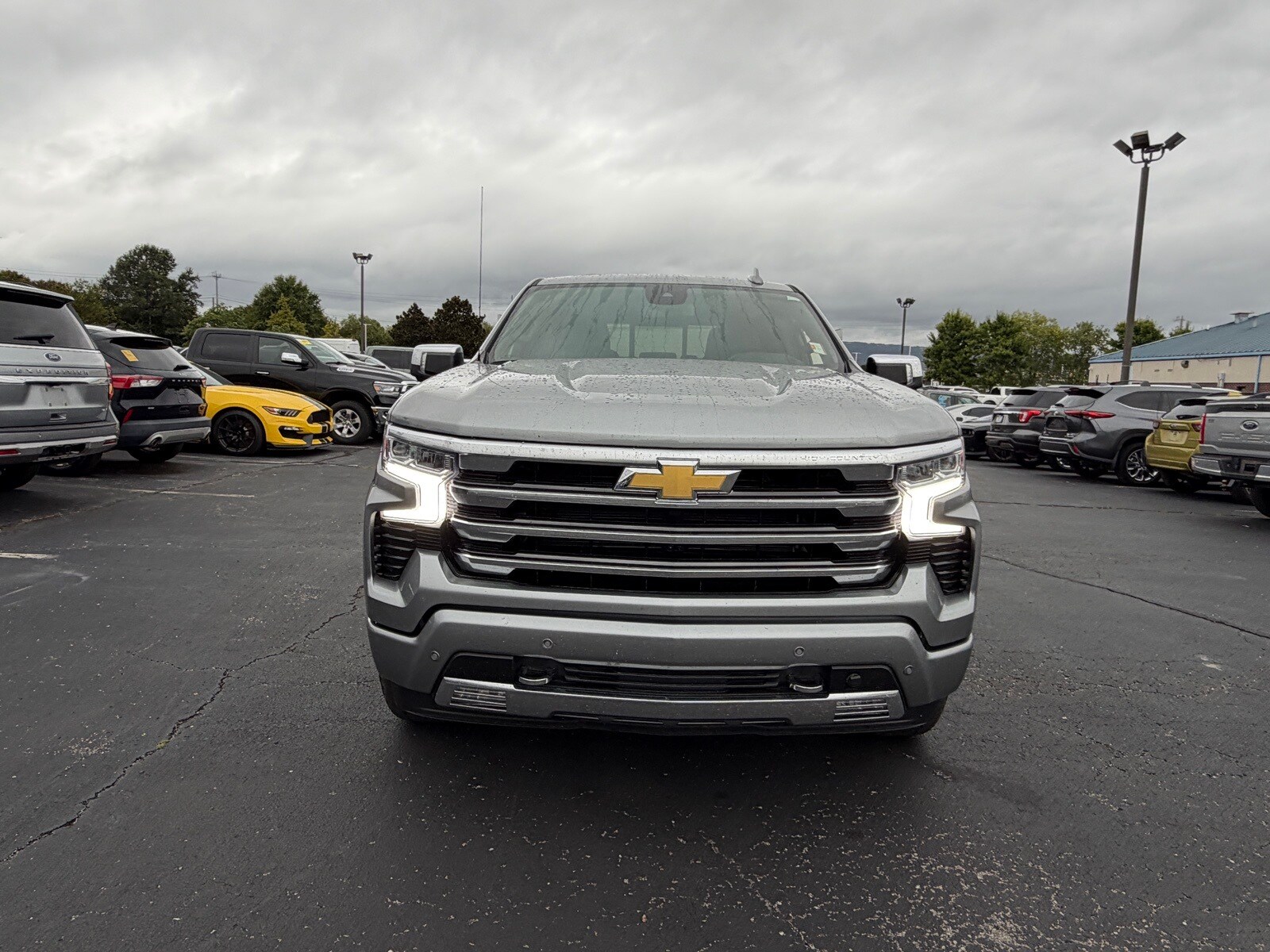 2024 Chevrolet Silverado 1500 High Country photo 4