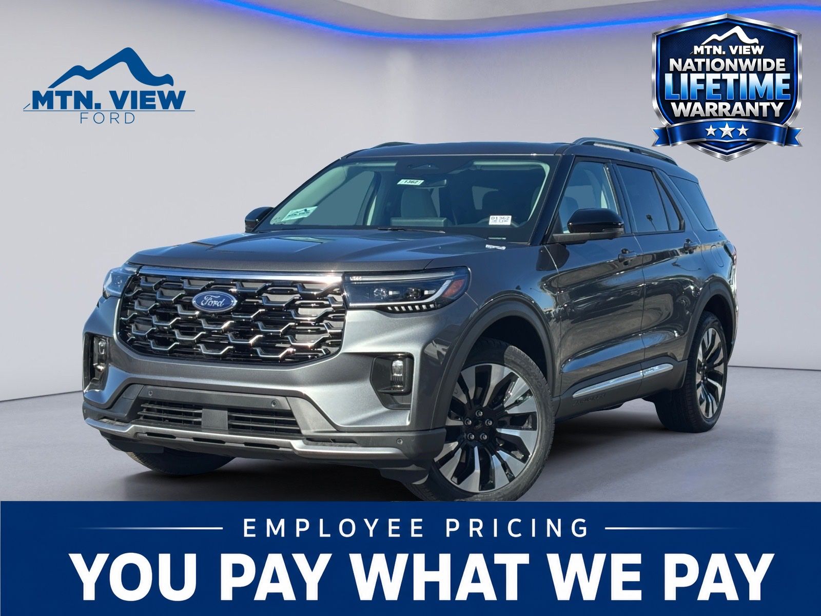 2026 Ford Explorer Platinum 4WD's photo