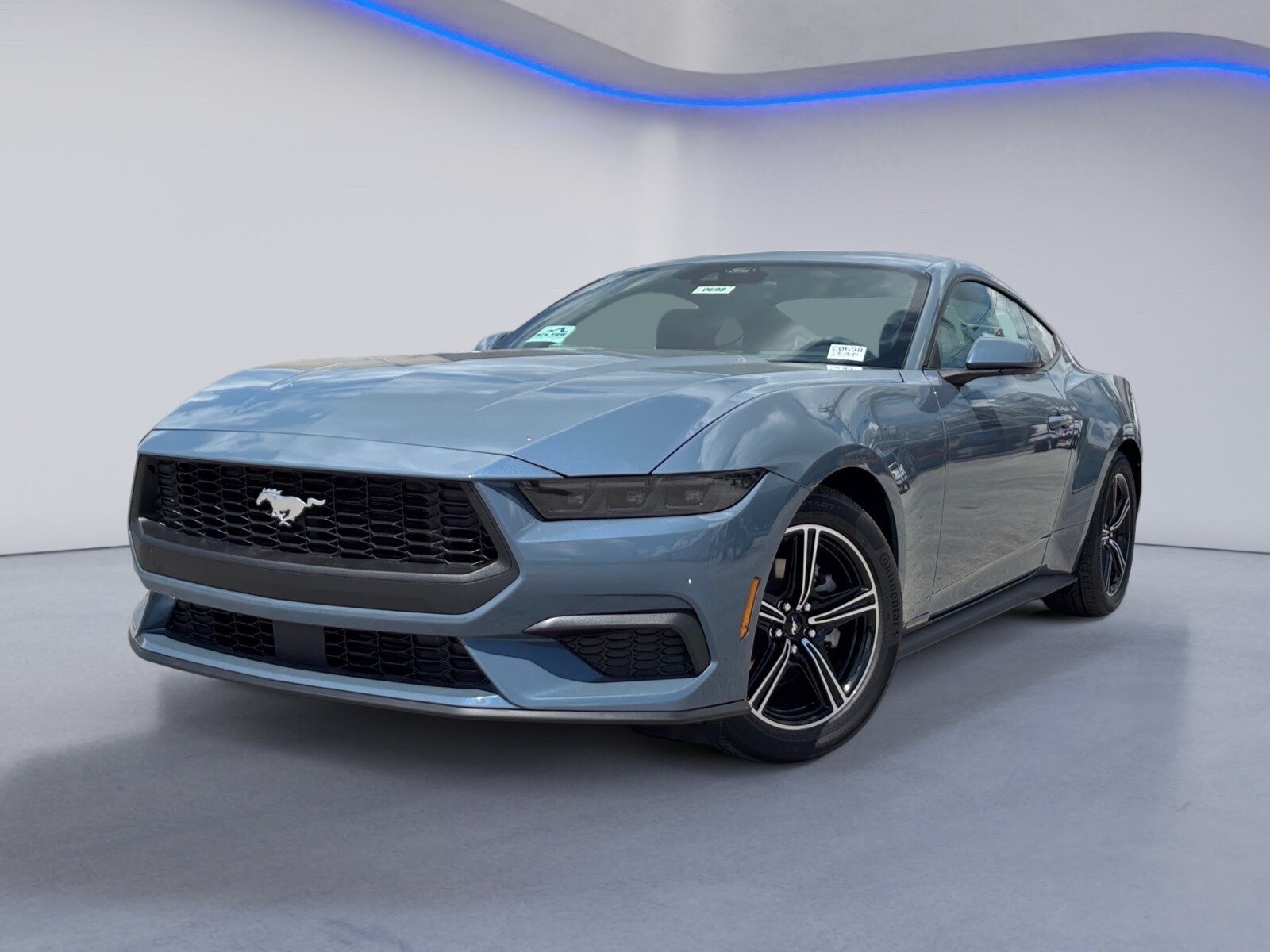 2025 Ford Mustang EcoBoost photo 2