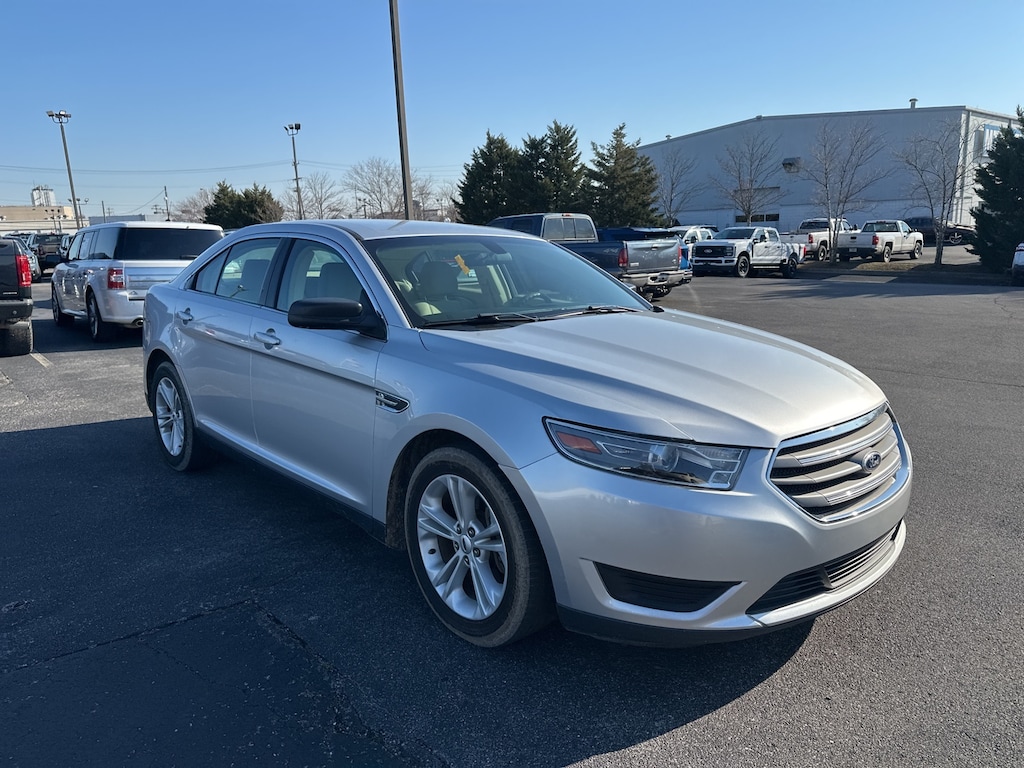 Used 2015 Ford Taurus SE Sedan