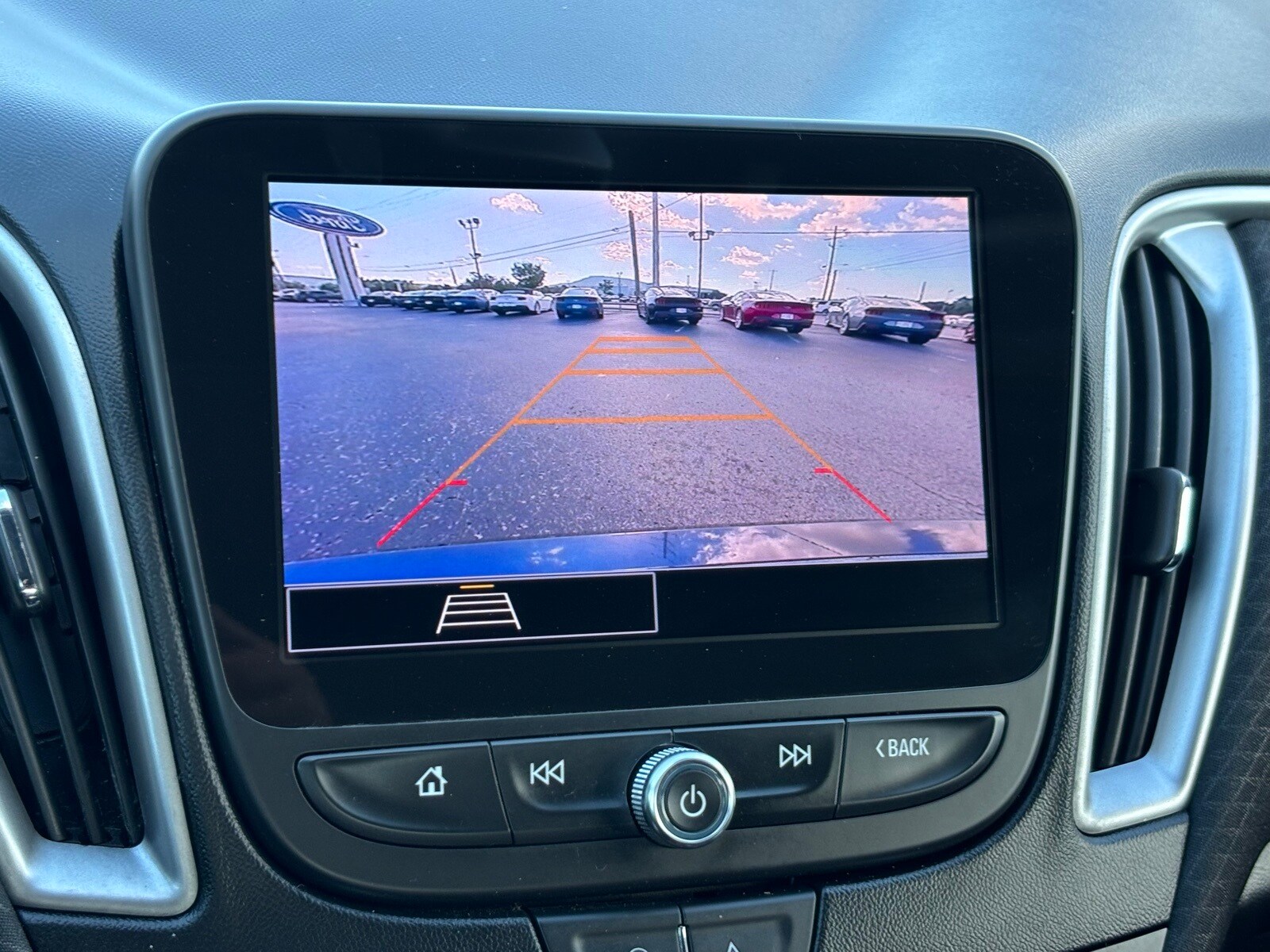 2023 Chevrolet Malibu 1LT photo 4