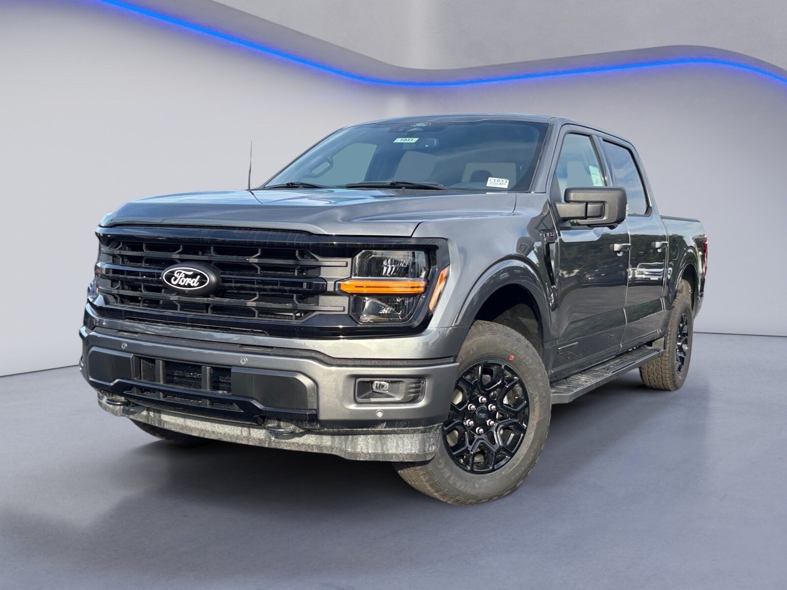 2025 Ford F-150 XLT photo 2