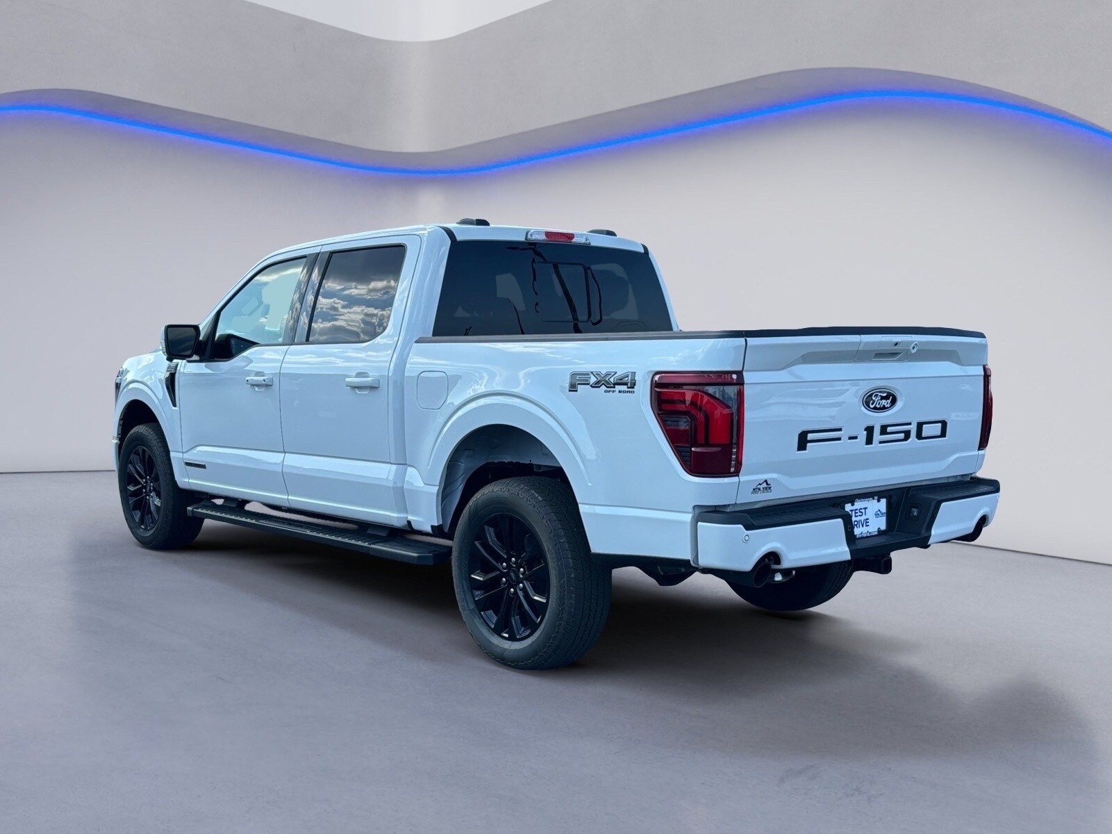 2025 Ford F-150 Lariat photo 2