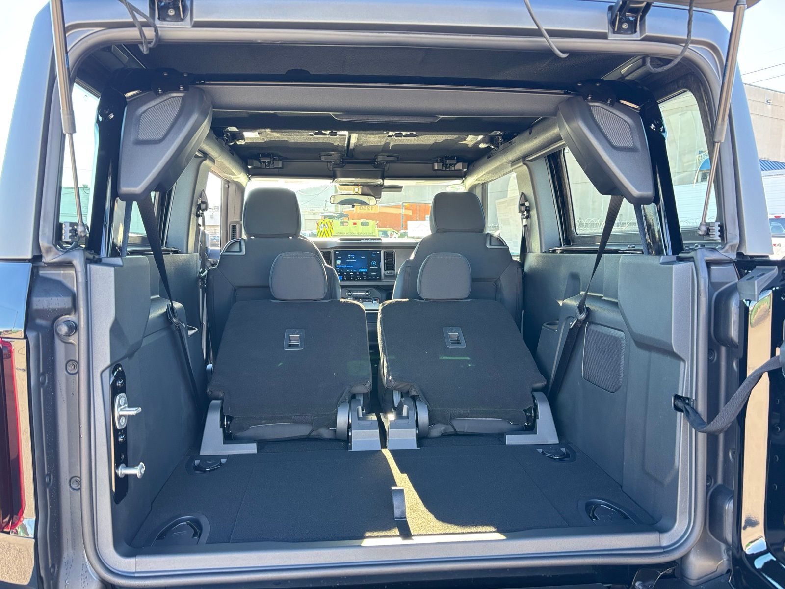 2025 Ford Bronco 2-Door Base - Photo 18