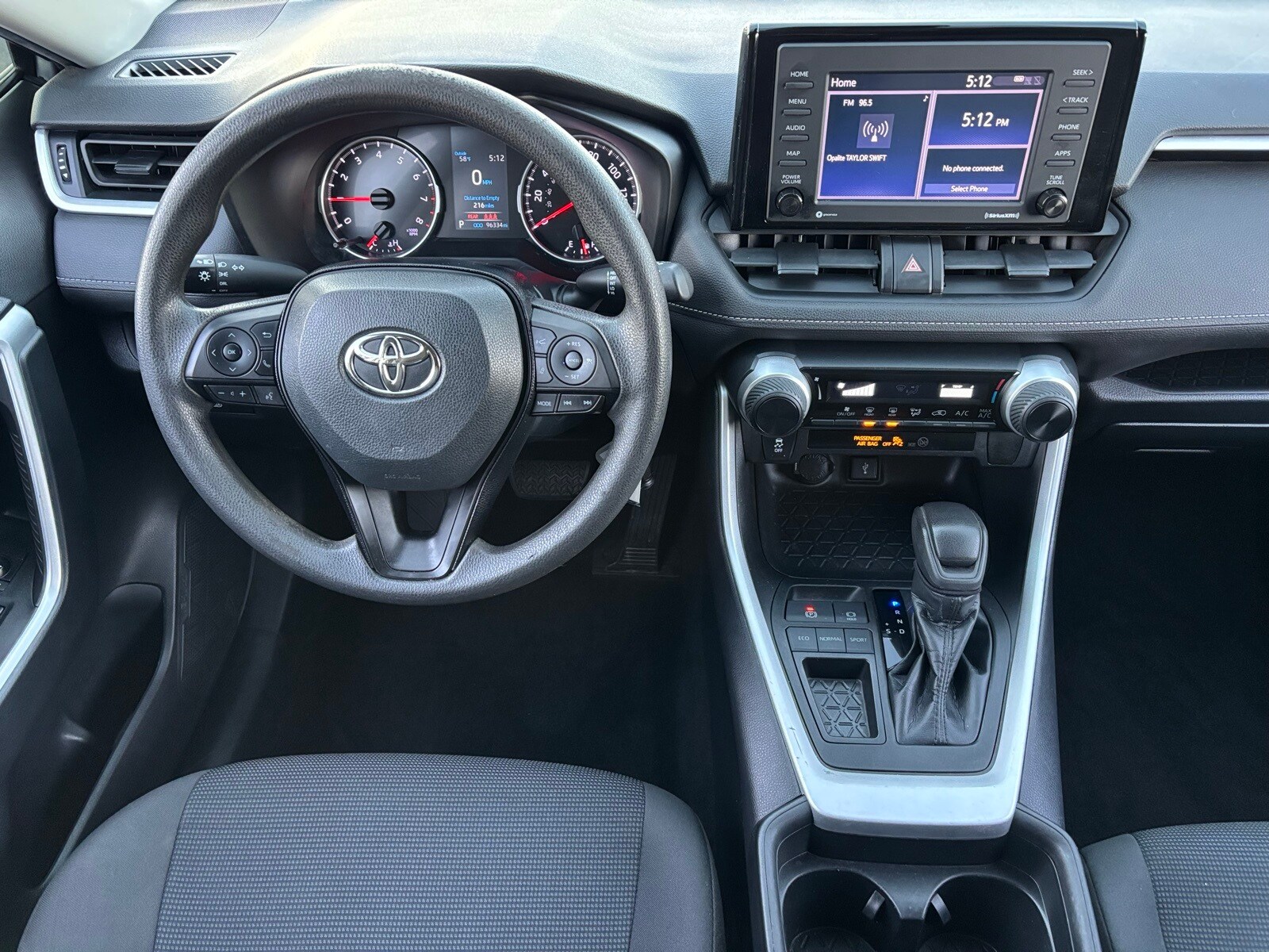 2021 Toyota RAV4 LE photo 3