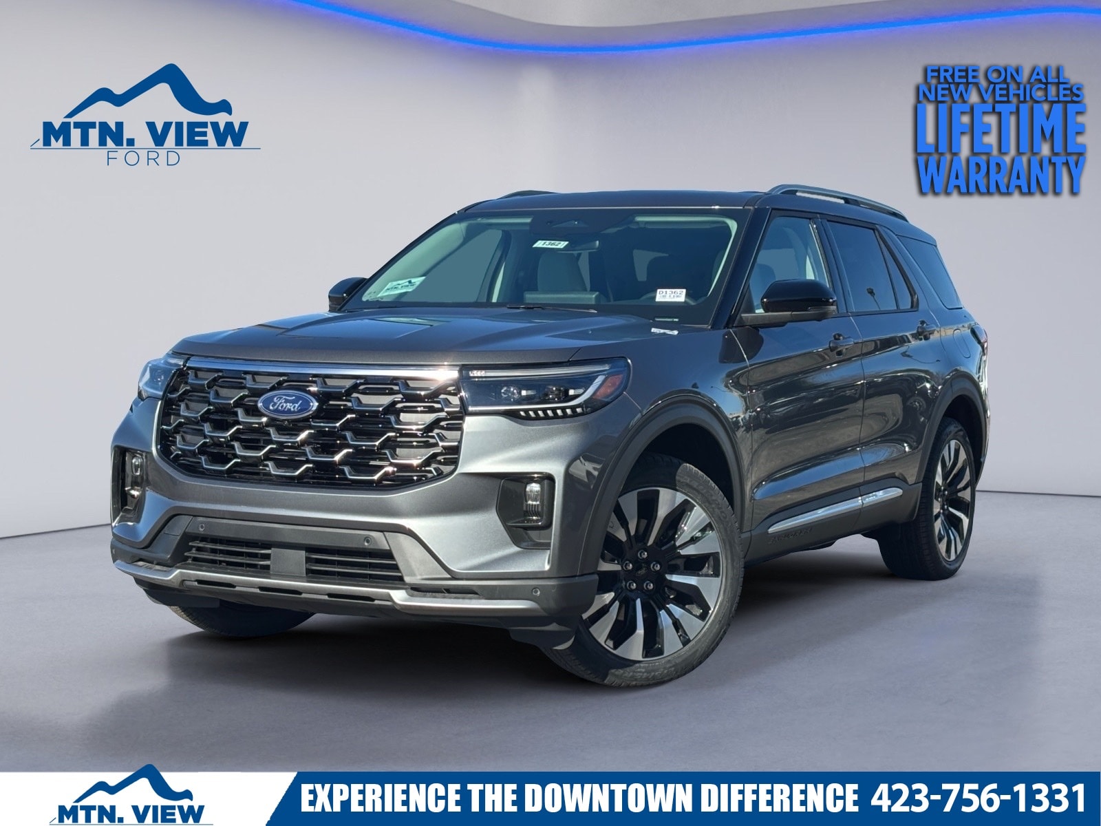 2026 Ford Explorer Platinum's photo