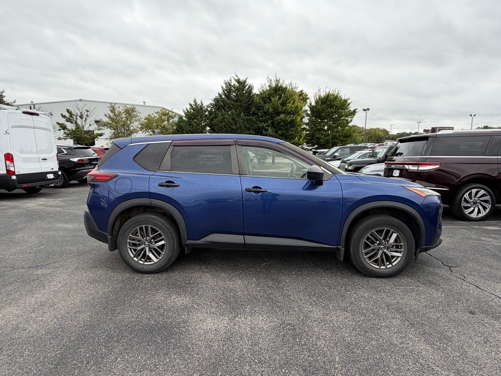 2021 Nissan Rogue S photo 2