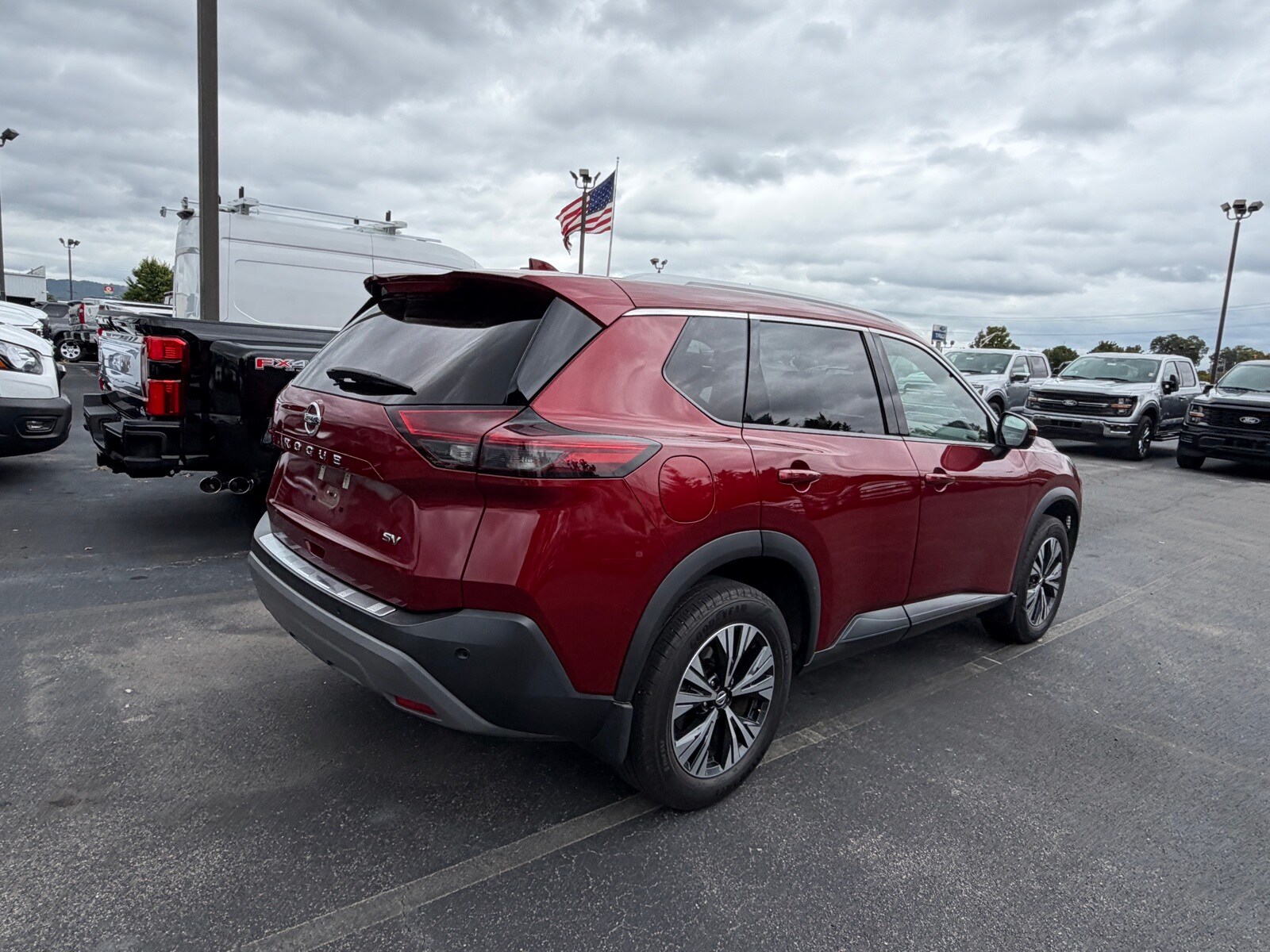 2021 Nissan Rogue SV photo 3
