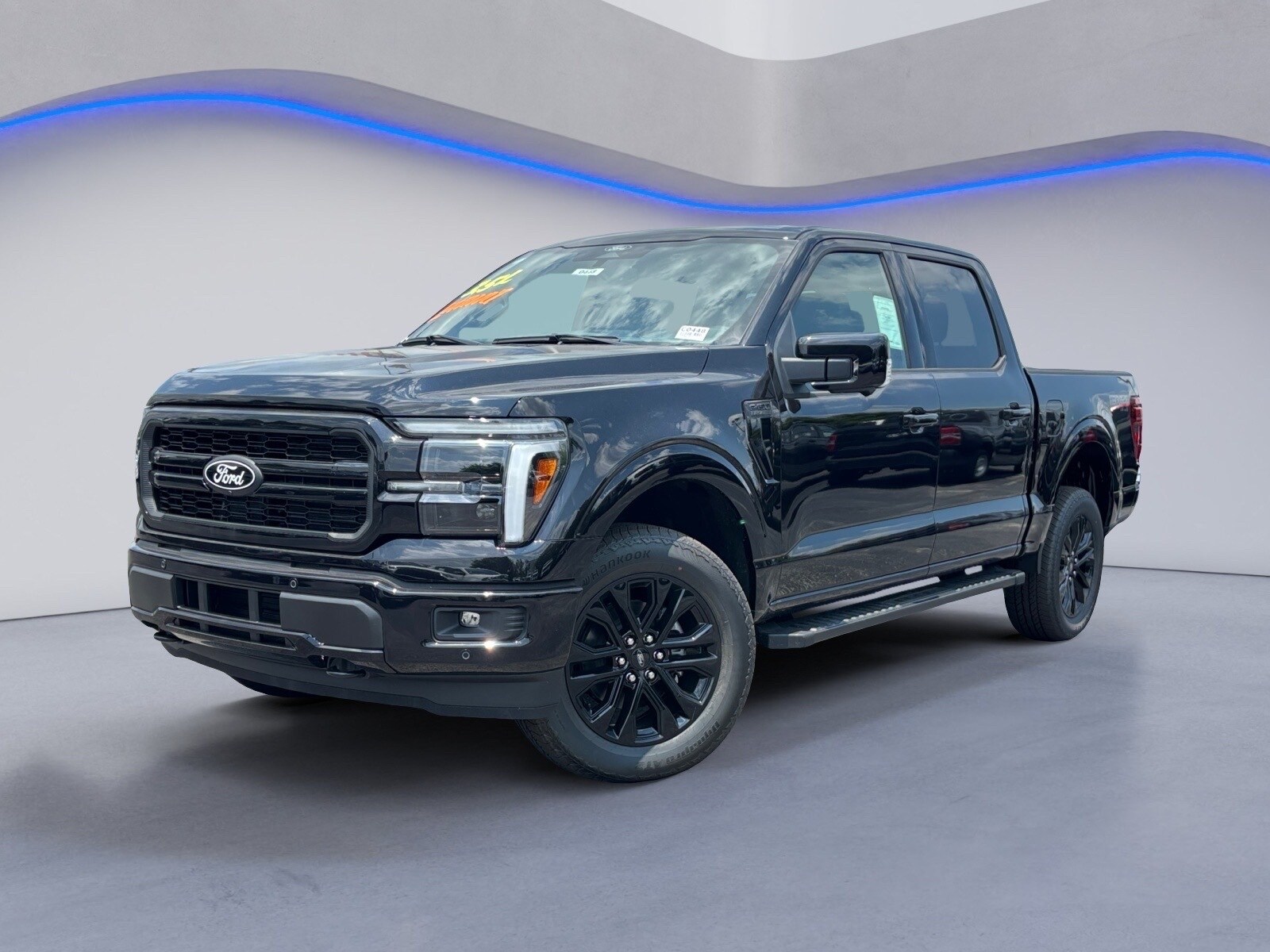 2025 Ford F-150 Lariat photo 2