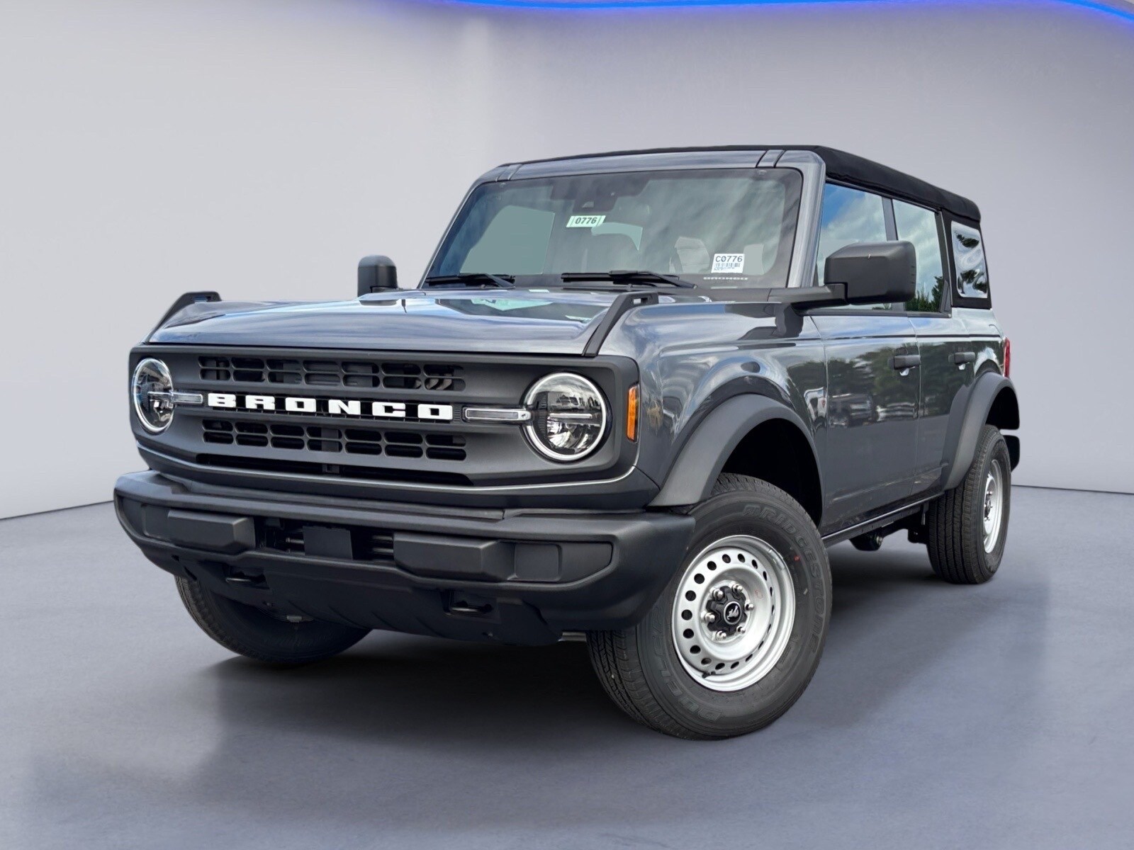 2025 Ford Bronco Base photo 2