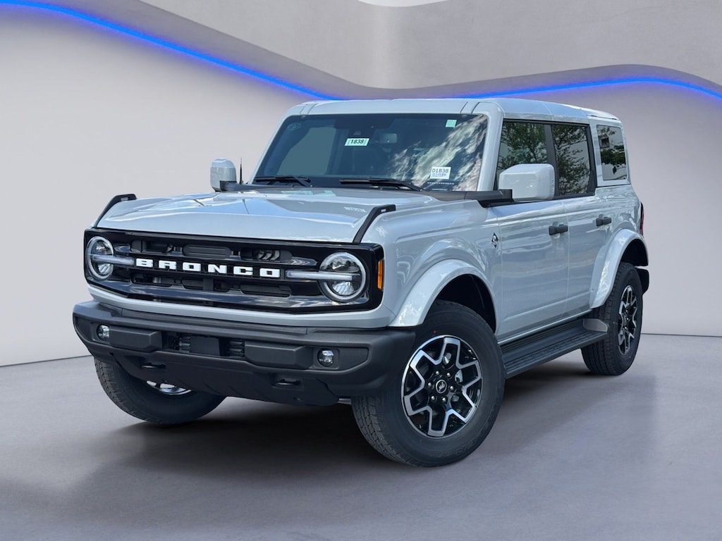 New 2026 Ford Bronco Outer Banks SUV