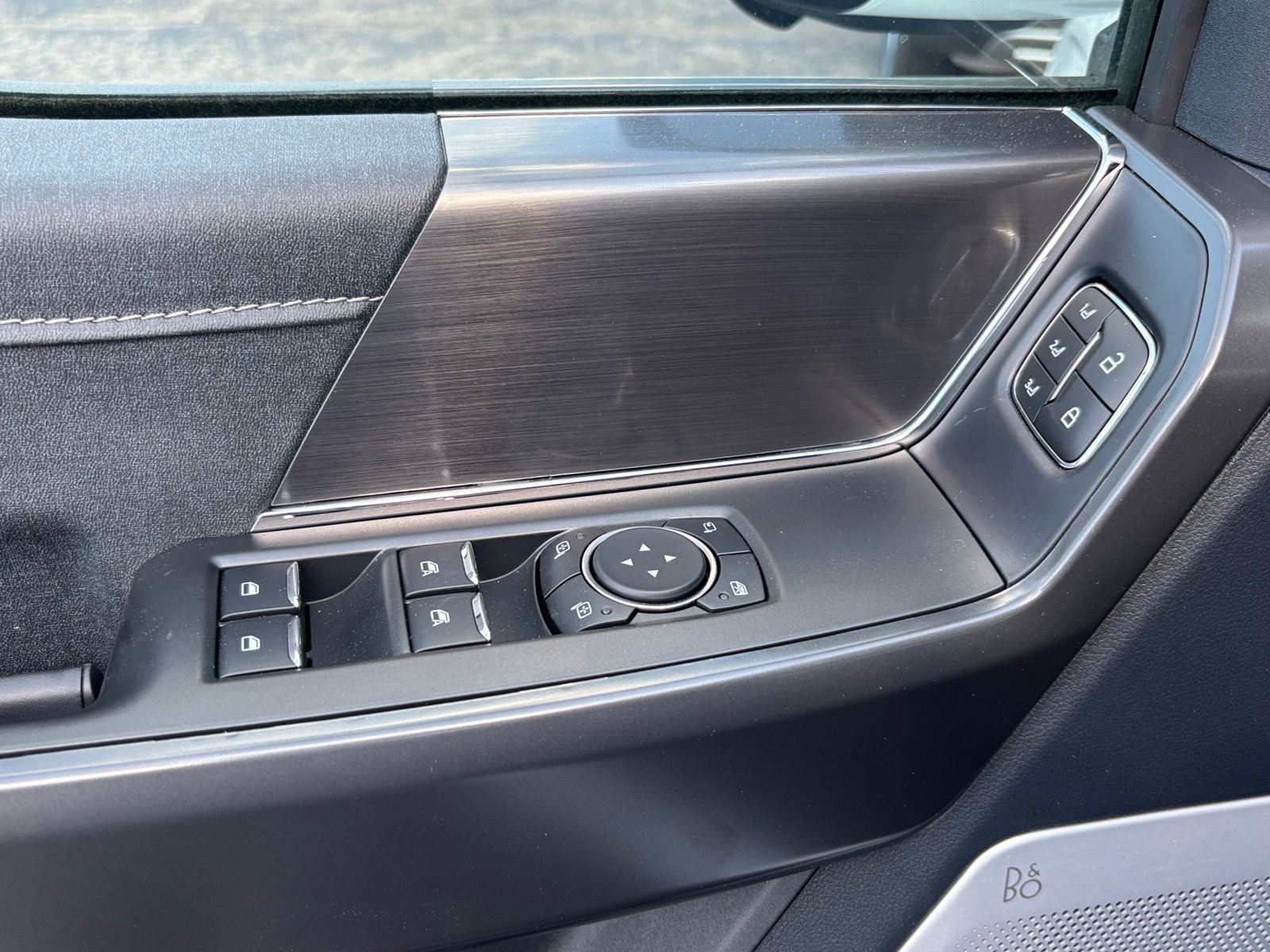 2025 Ford F-150 Lariat - Photo 11