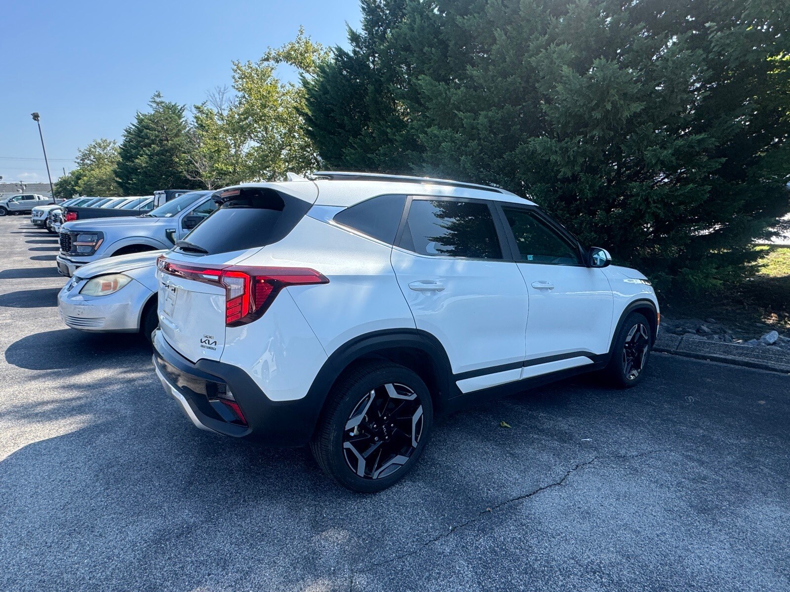 2024 Kia Seltos SX photo 3