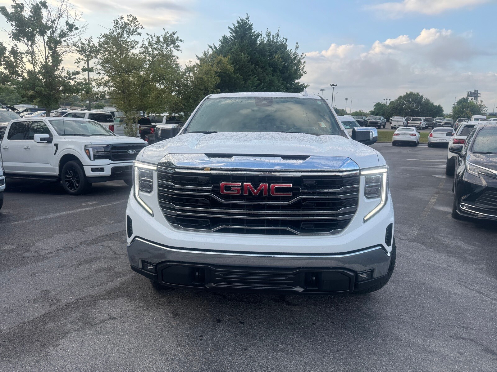 2022 Gmc Sierra 1500 SLT photo 4