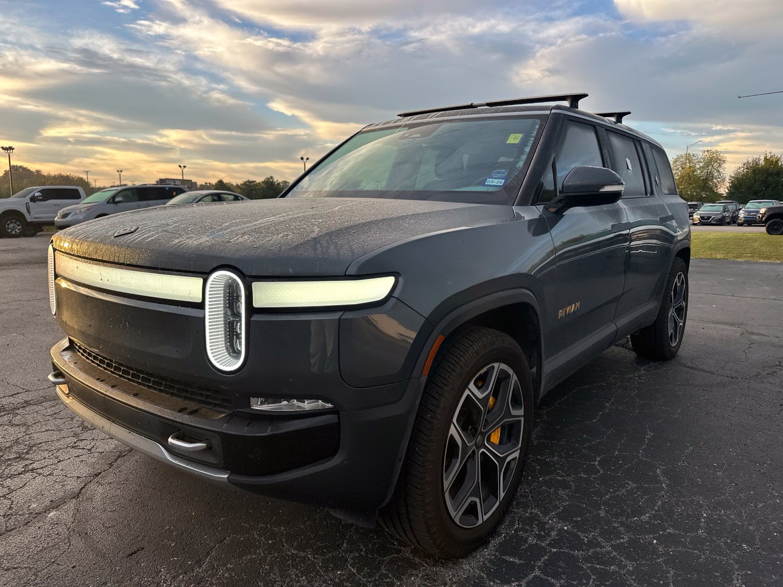  Rivian R1S