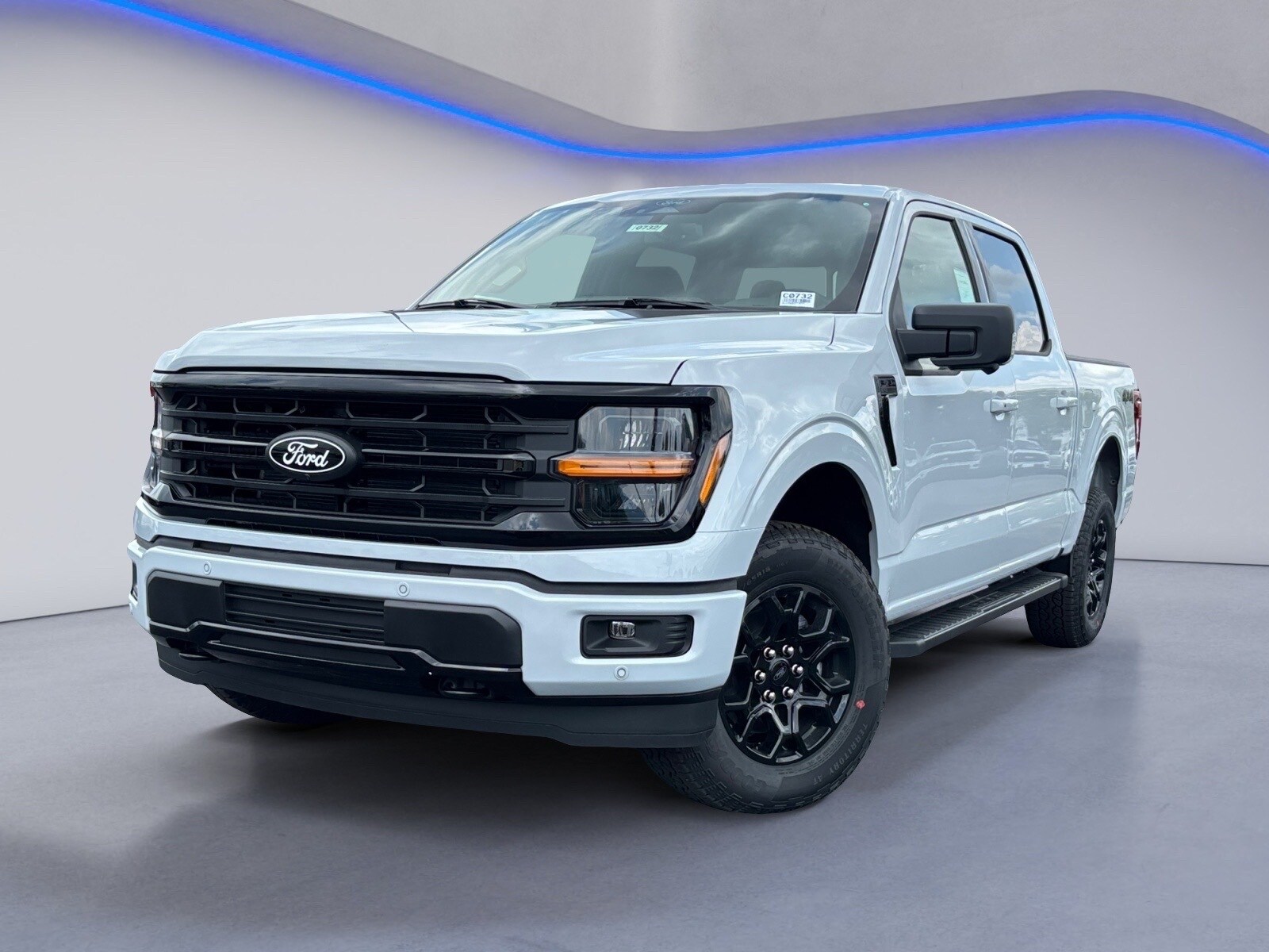 2025 Ford F-150 XLT photo 2