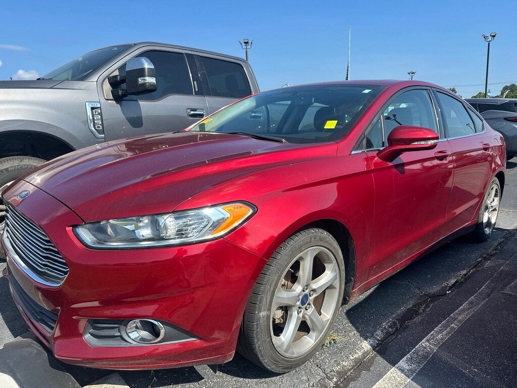 Used 2016 Ford Fusion SE Sedan